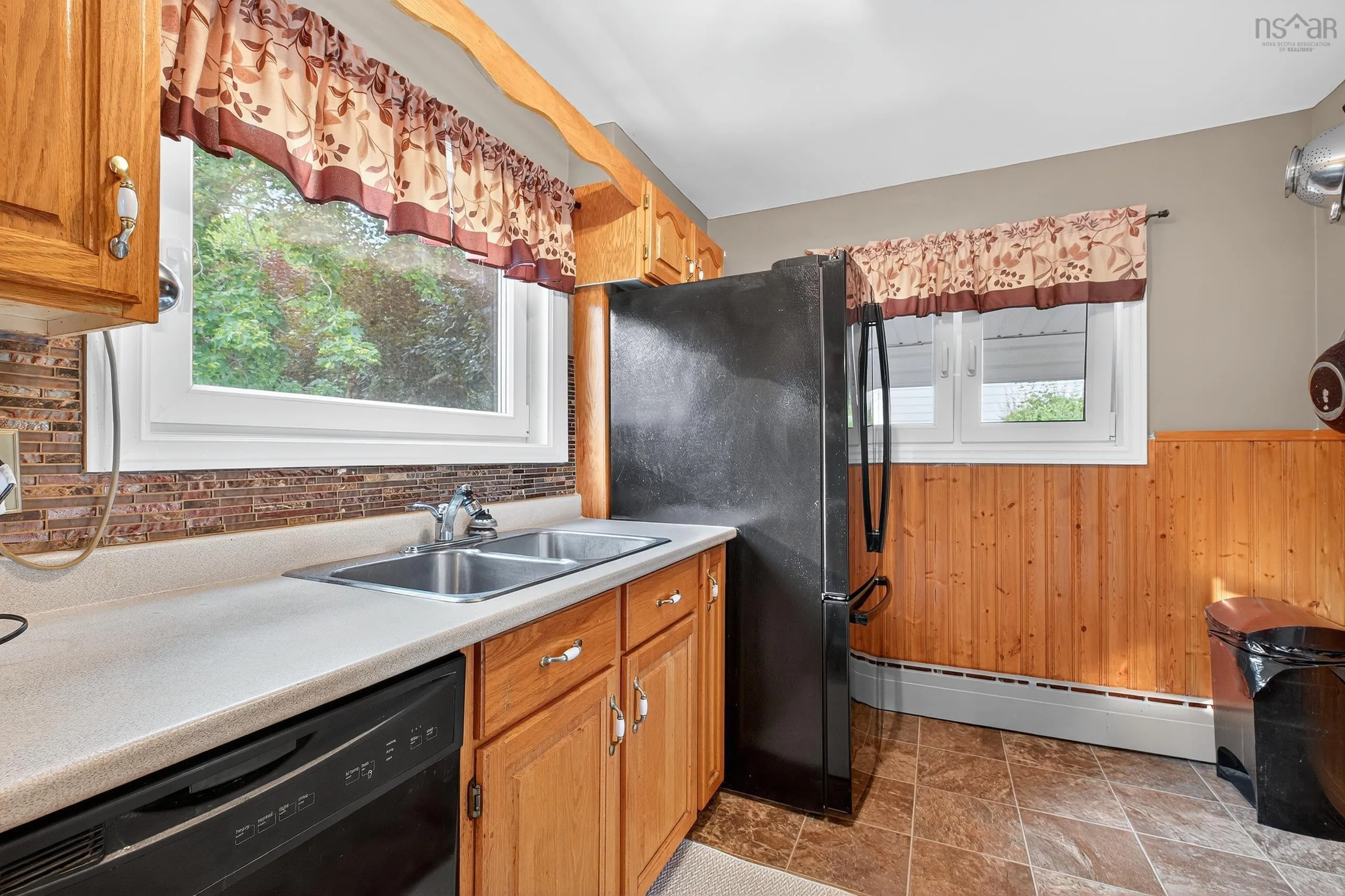 13 View Street, Sydney Mines, NS B1V 1G9, 3 Bedrooms Bedrooms, ,3 BathroomsBathrooms,Residential,For Sale,View,202520247