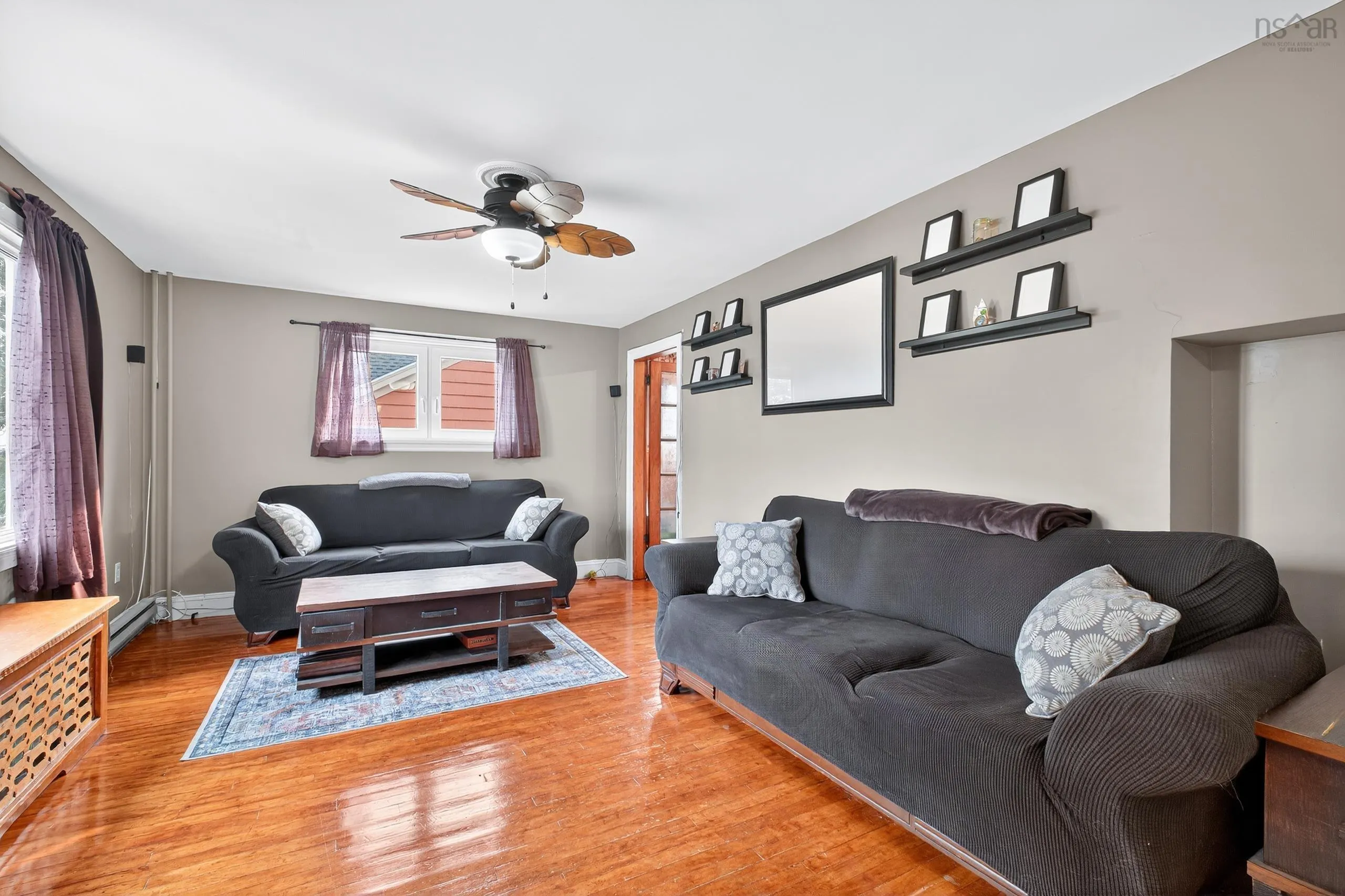 13 View Street, Sydney Mines, NS B1V 1G9, 3 Bedrooms Bedrooms, ,3 BathroomsBathrooms,Residential,For Sale,View,202520247