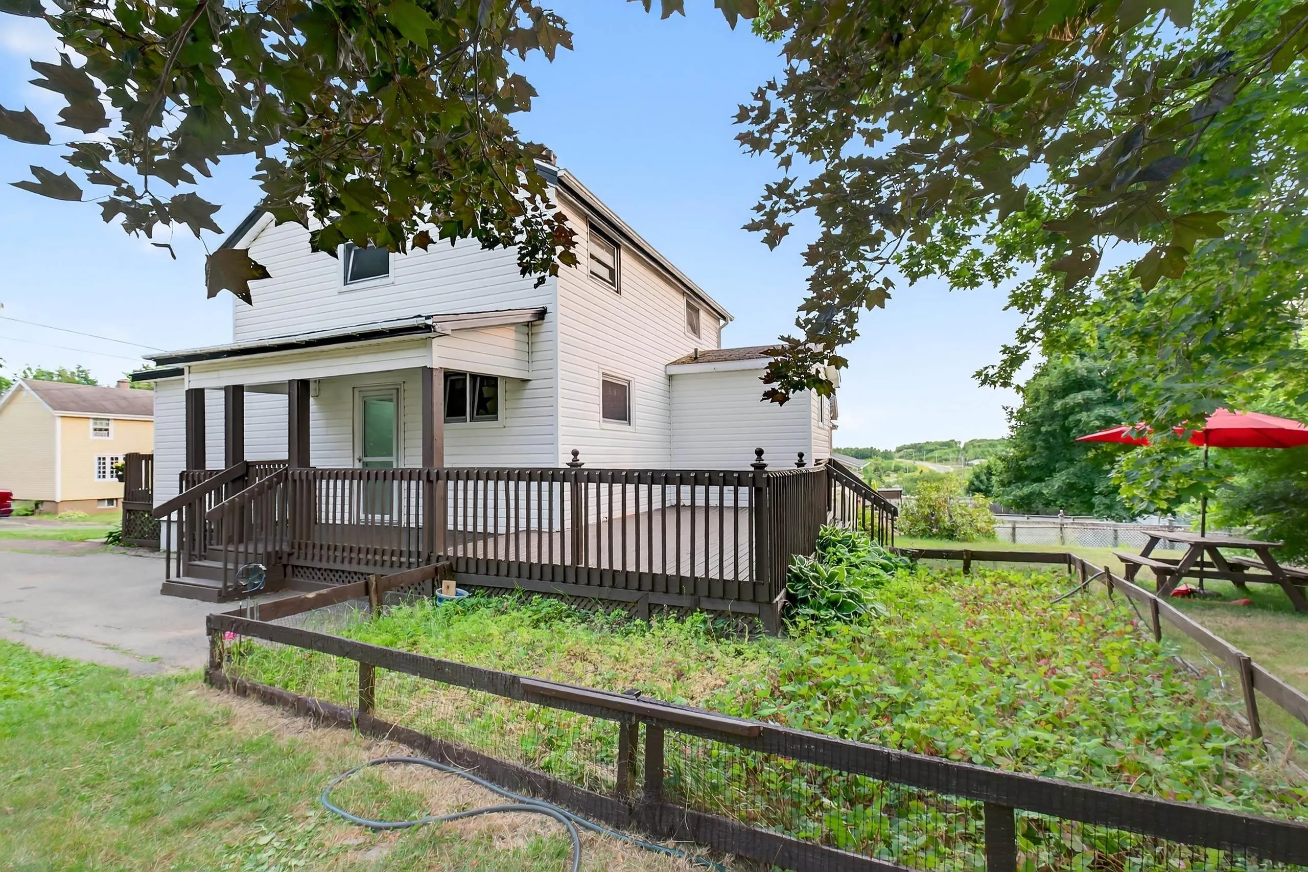 13 View Street, Sydney Mines, NS B1V 1G9, 3 Bedrooms Bedrooms, ,3 BathroomsBathrooms,Residential,For Sale,View,202520247