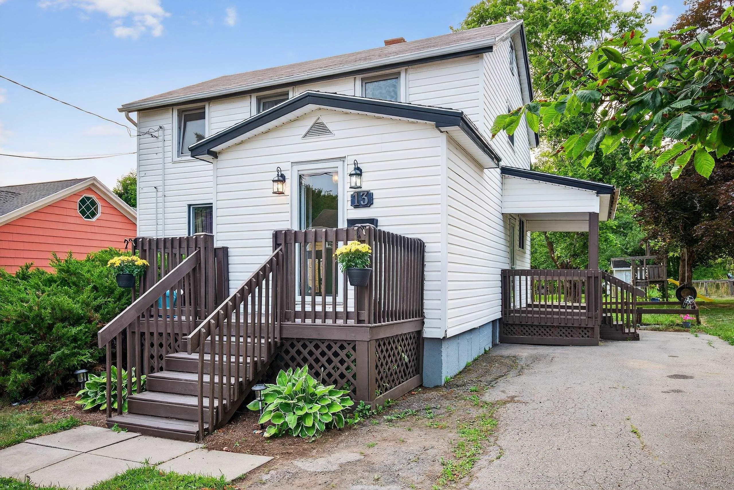 13 View Street, Sydney Mines, NS B1V 1G9, 3 Bedrooms Bedrooms, ,3 BathroomsBathrooms,Residential,For Sale,View,202520247