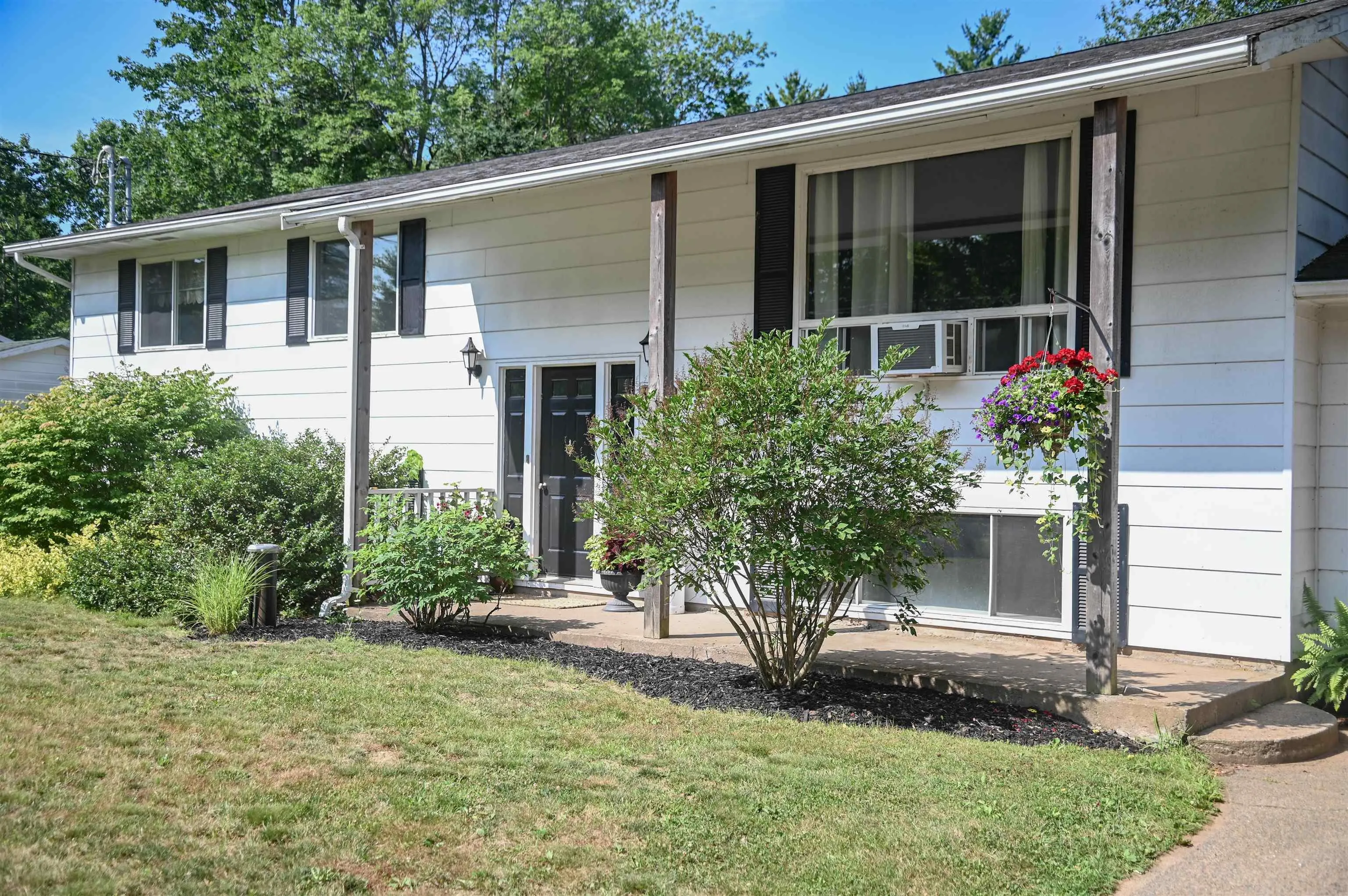 1353 Pinecrest Drive, Coldbrook, NS B0P 1J0, 6 Bedrooms Bedrooms, ,2 BathroomsBathrooms,Residential,For Sale,Pinecrest Drive,202518668