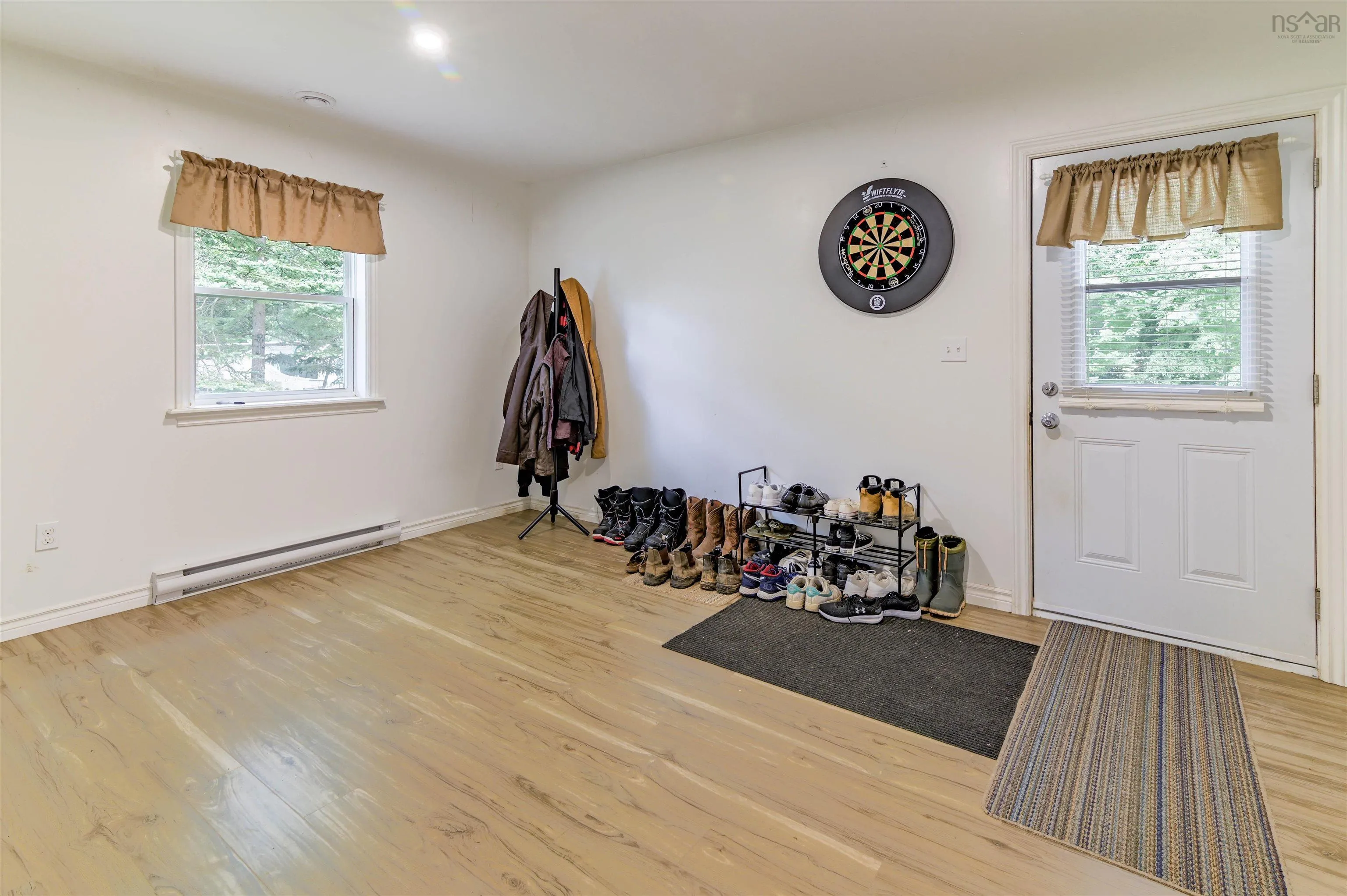 1353 Pinecrest Drive, Coldbrook, NS B0P 1J0, 6 Bedrooms Bedrooms, ,2 BathroomsBathrooms,Residential,For Sale,Pinecrest Drive,202518668