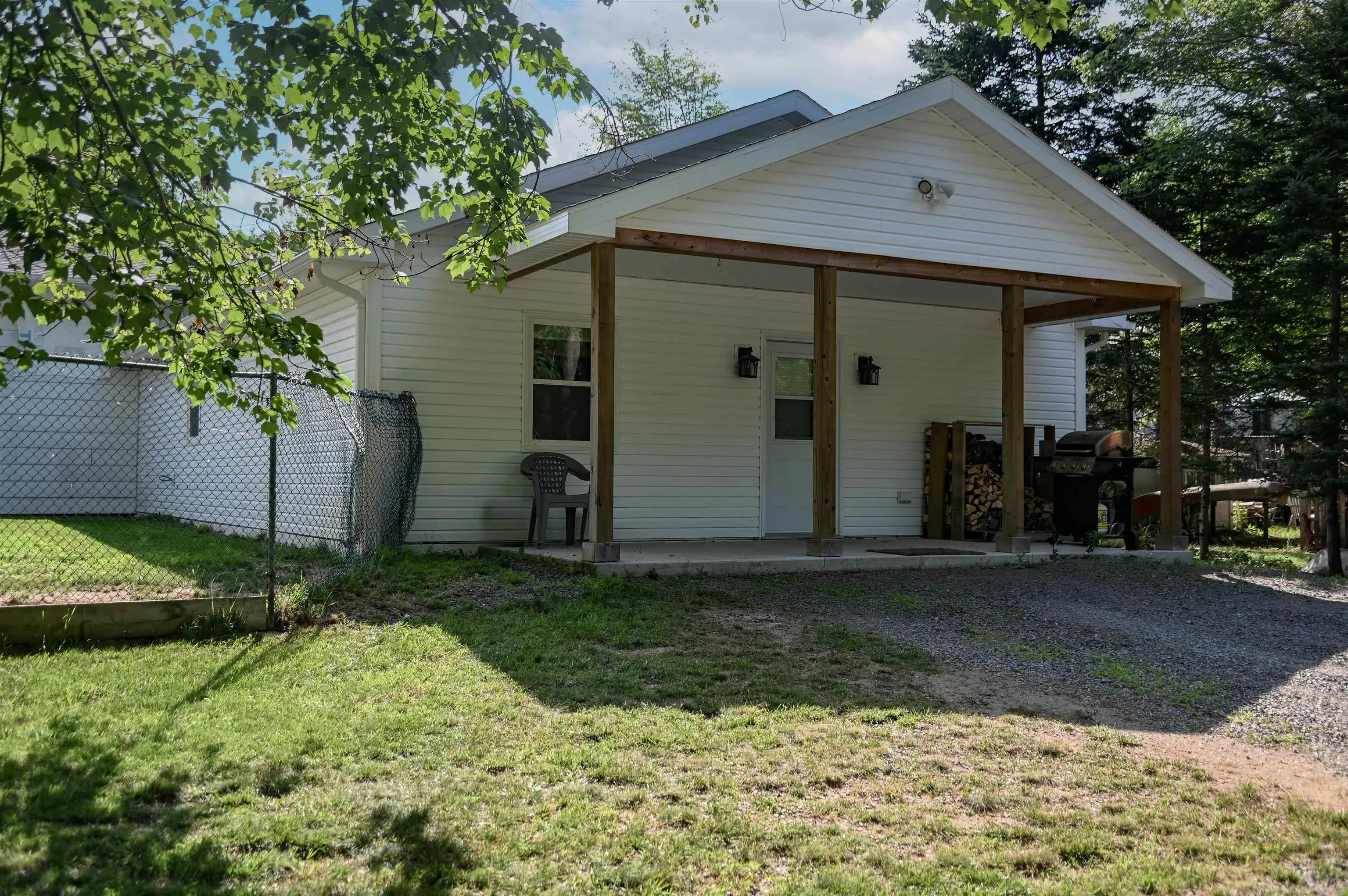1353 Pinecrest Drive, Coldbrook, NS B0P 1J0, 6 Bedrooms Bedrooms, ,2 BathroomsBathrooms,Residential,For Sale,Pinecrest Drive,202518668