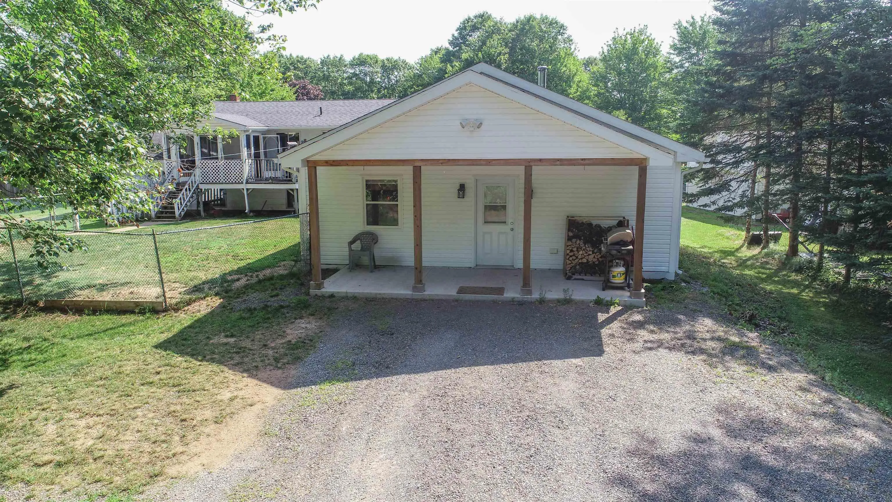 1353 Pinecrest Drive, Coldbrook, NS B0P 1J0, 6 Bedrooms Bedrooms, ,2 BathroomsBathrooms,Residential,For Sale,Pinecrest Drive,202518668