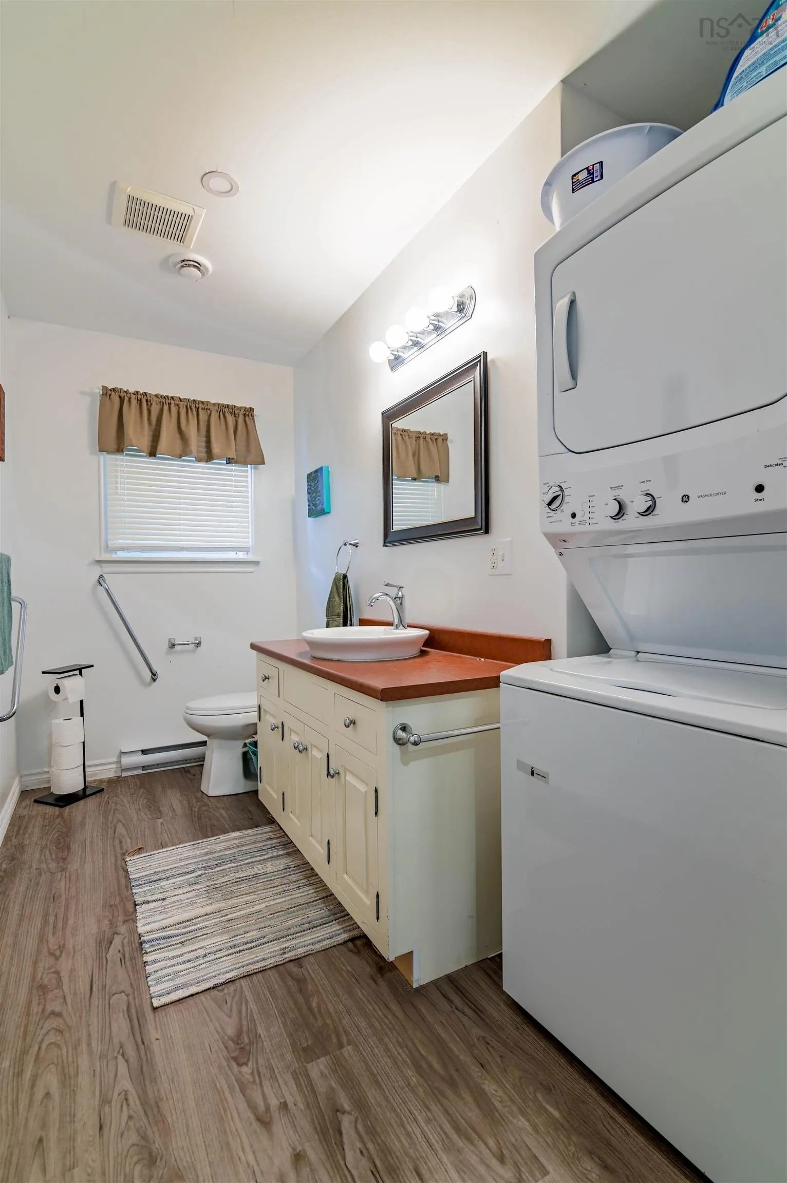 1353 Pinecrest Drive, Coldbrook, NS B0P 1J0, 6 Bedrooms Bedrooms, ,2 BathroomsBathrooms,Residential,For Sale,Pinecrest Drive,202518668