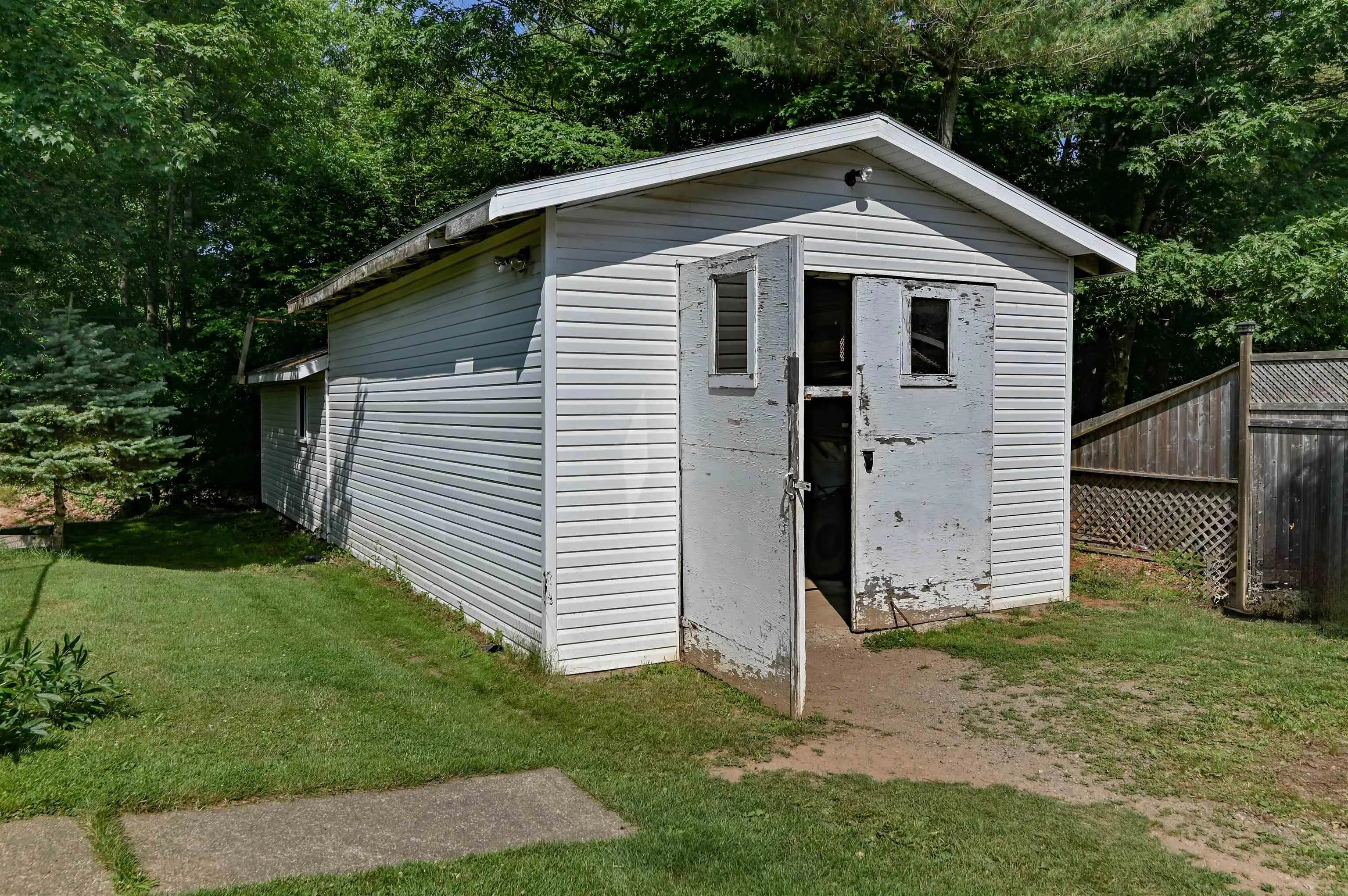 1353 Pinecrest Drive, Coldbrook, NS B0P 1J0, 6 Bedrooms Bedrooms, ,2 BathroomsBathrooms,Residential,For Sale,Pinecrest Drive,202518668
