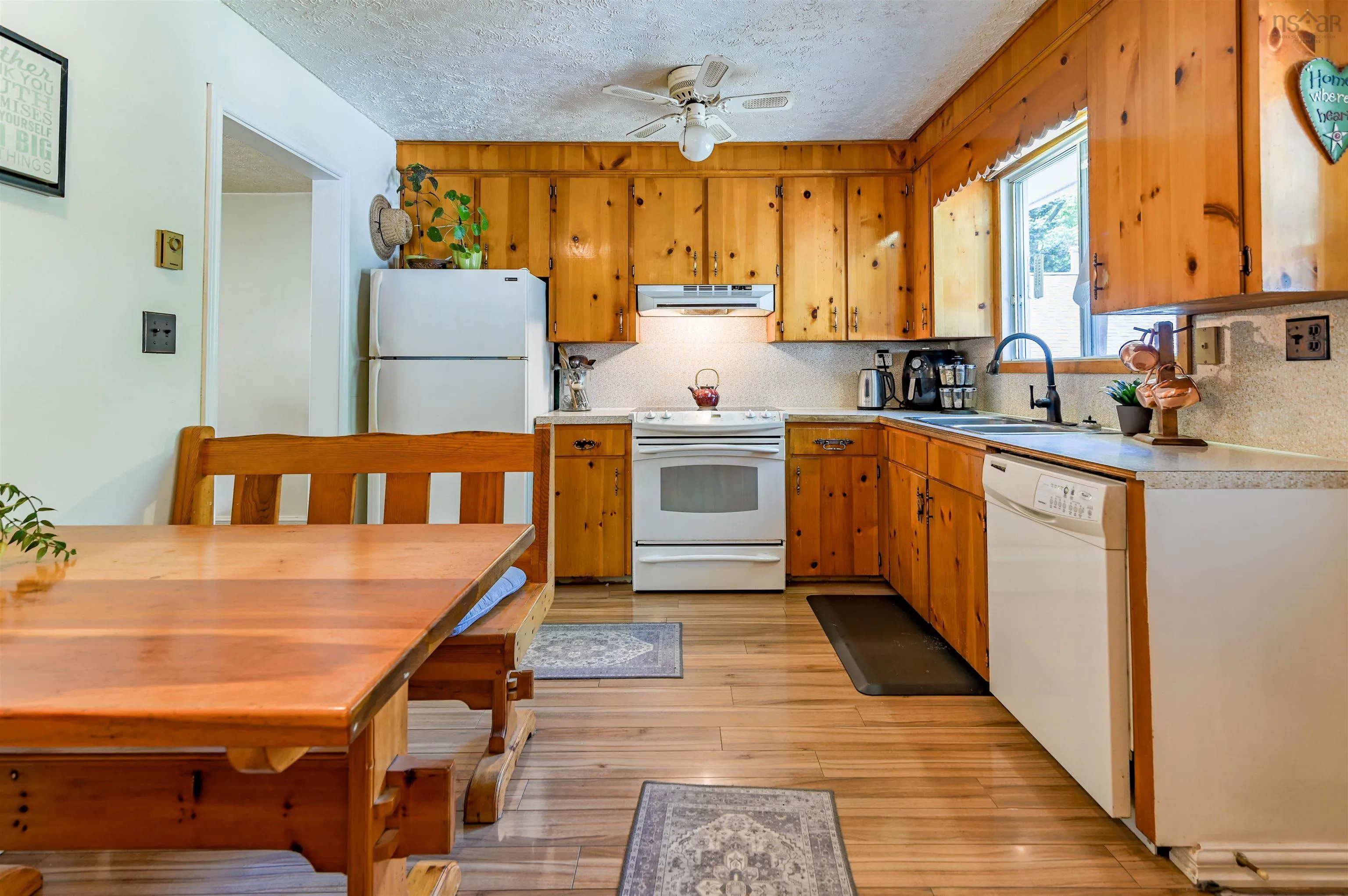 1353 Pinecrest Drive, Coldbrook, NS B0P 1J0, 6 Bedrooms Bedrooms, ,2 BathroomsBathrooms,Residential,For Sale,Pinecrest Drive,202518668