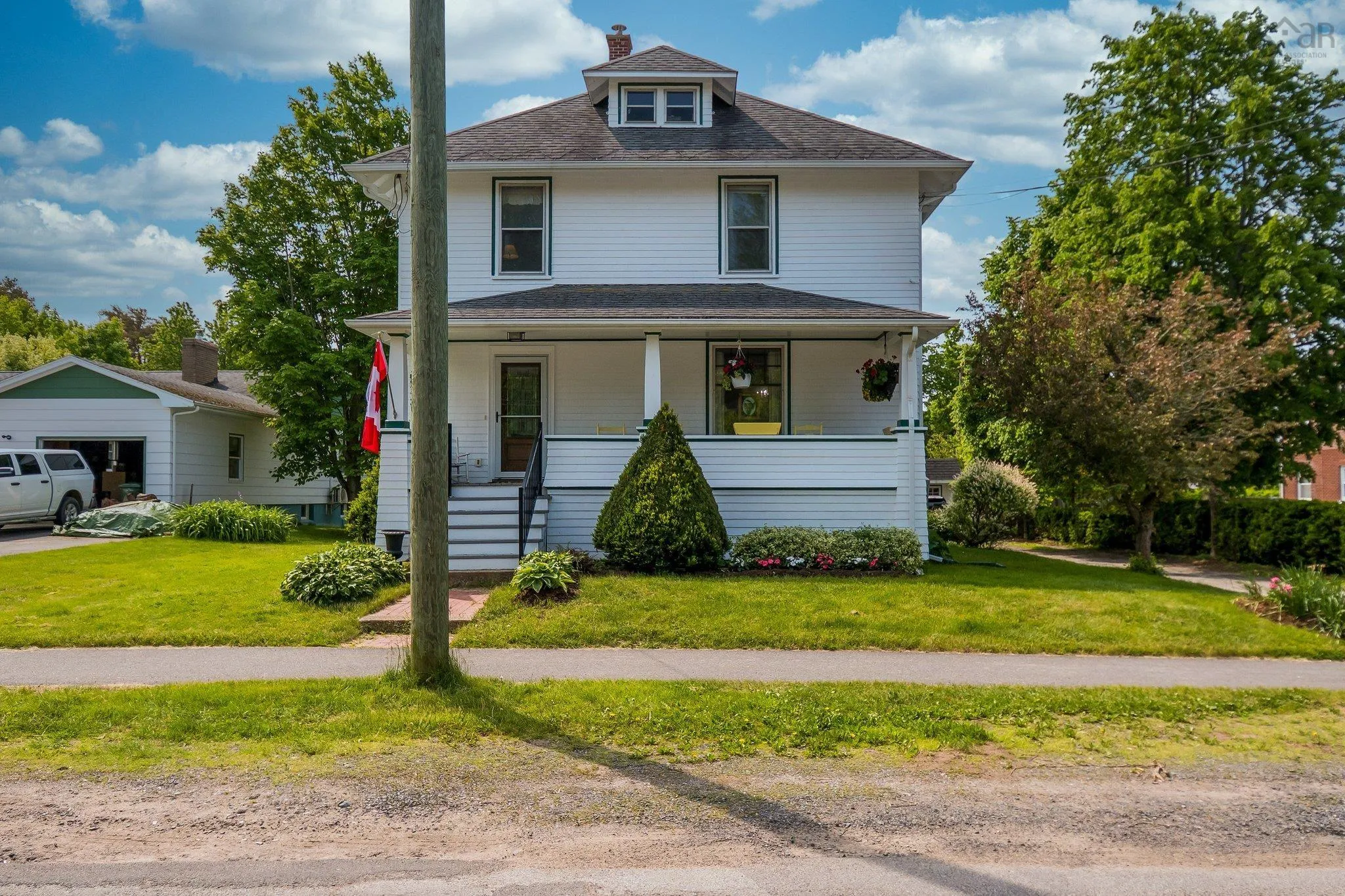 183 Cottage Street, Berwick, NS B0P 1E0, 5 Bedrooms Bedrooms, ,2 BathroomsBathrooms,Residential,For Sale,Cottage,202513651