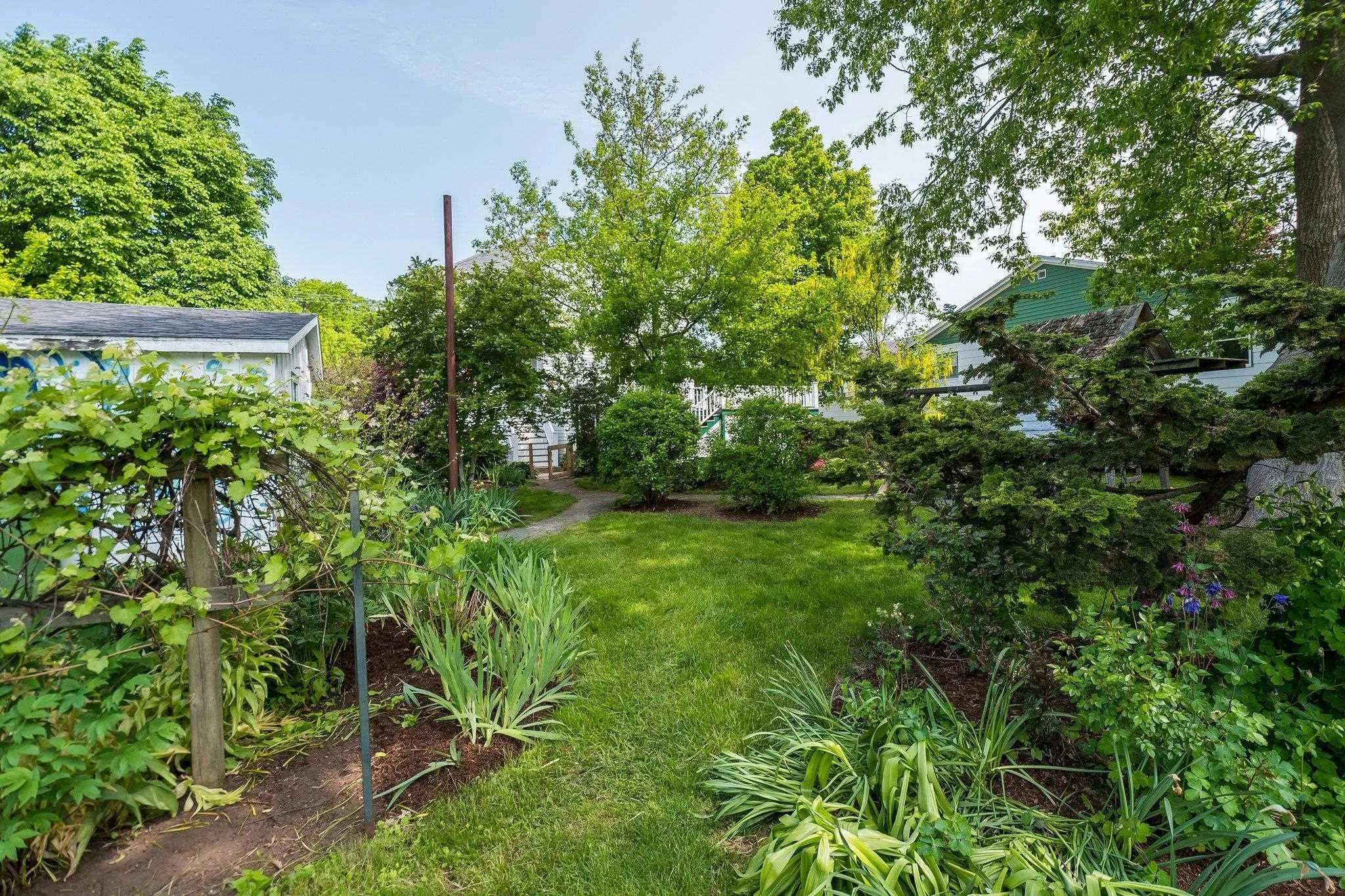 183 Cottage Street, Berwick, NS B0P 1E0, 5 Bedrooms Bedrooms, ,2 BathroomsBathrooms,Residential,For Sale,Cottage,202513651