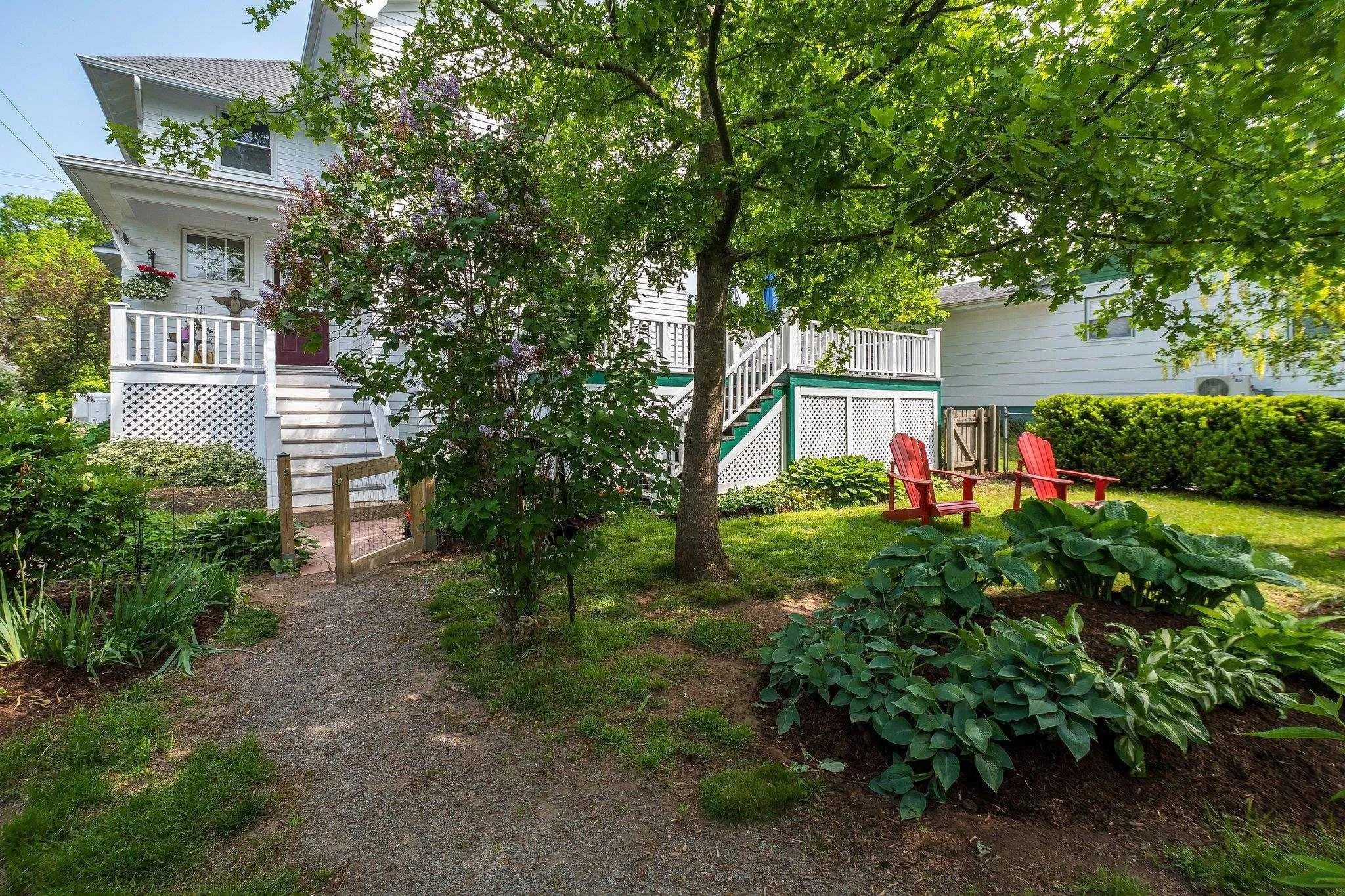 183 Cottage Street, Berwick, NS B0P 1E0, 5 Bedrooms Bedrooms, ,2 BathroomsBathrooms,Residential,For Sale,Cottage,202513651