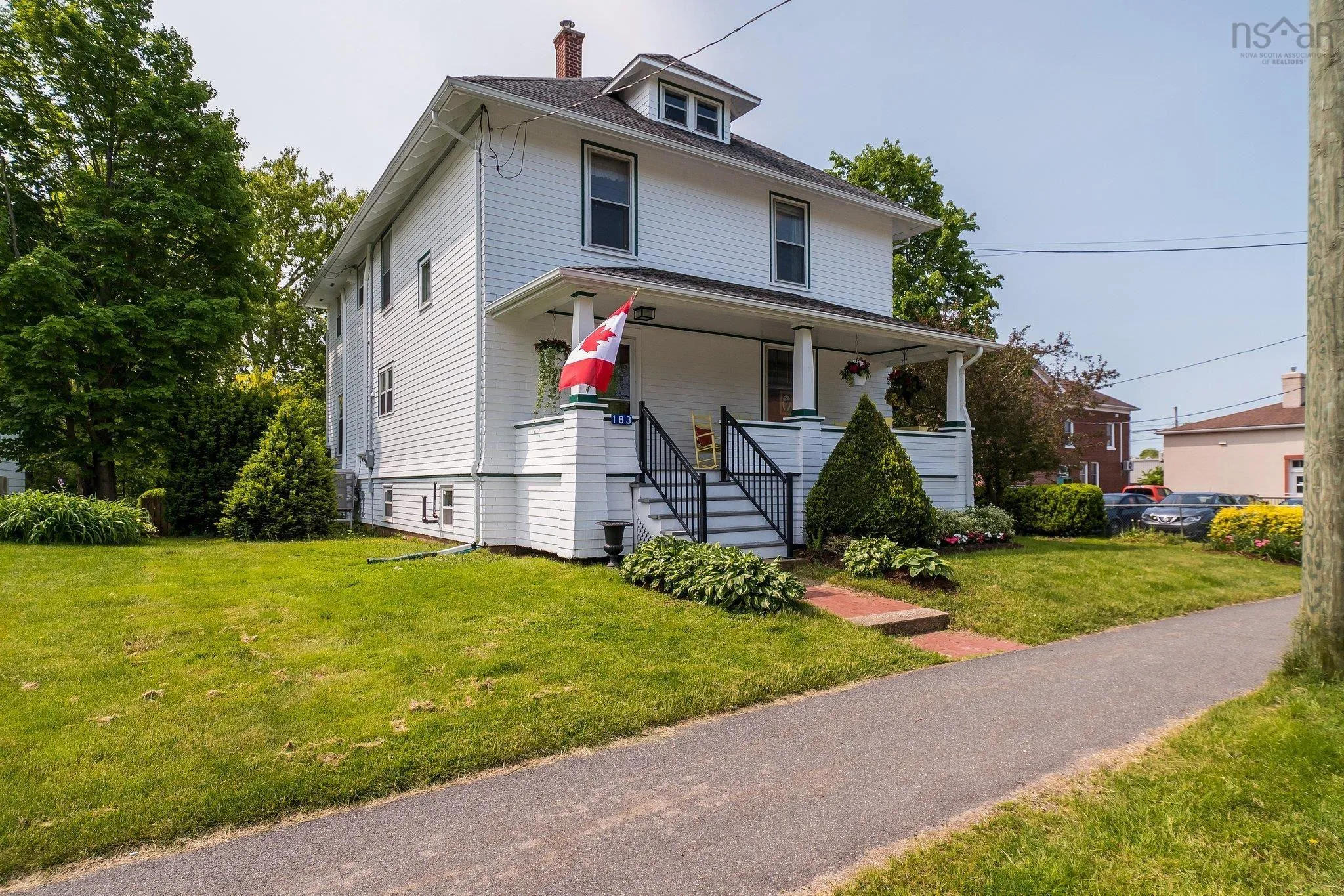 183 Cottage Street, Berwick, NS B0P 1E0, 5 Bedrooms Bedrooms, ,2 BathroomsBathrooms,Residential,For Sale,Cottage,202513651