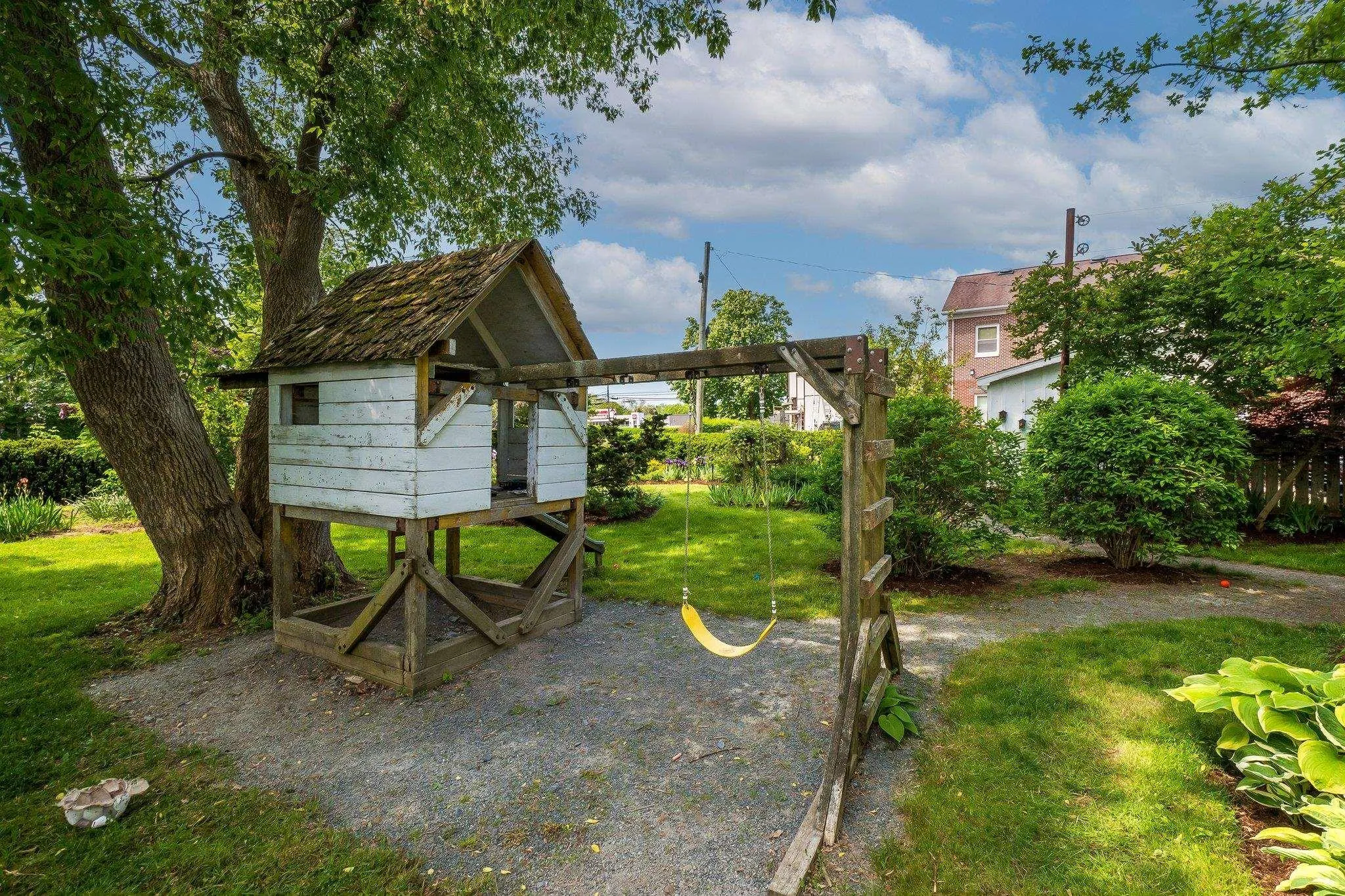 183 Cottage Street, Berwick, NS B0P 1E0, 5 Bedrooms Bedrooms, ,2 BathroomsBathrooms,Residential,For Sale,Cottage,202513651