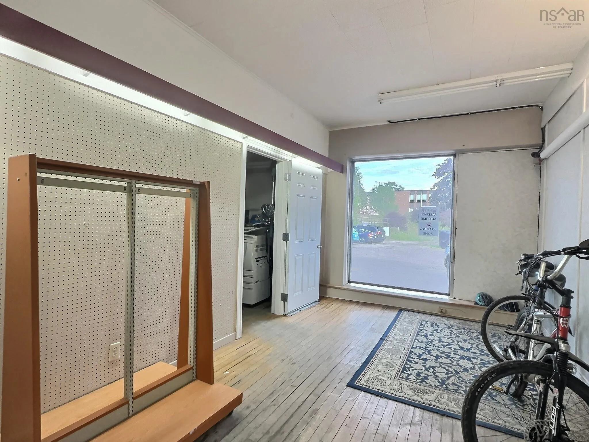 113 Victoria Street E, Amherst, NS B4H 1X9, ,Commercial Sale,For Sale,Victoria,202521436