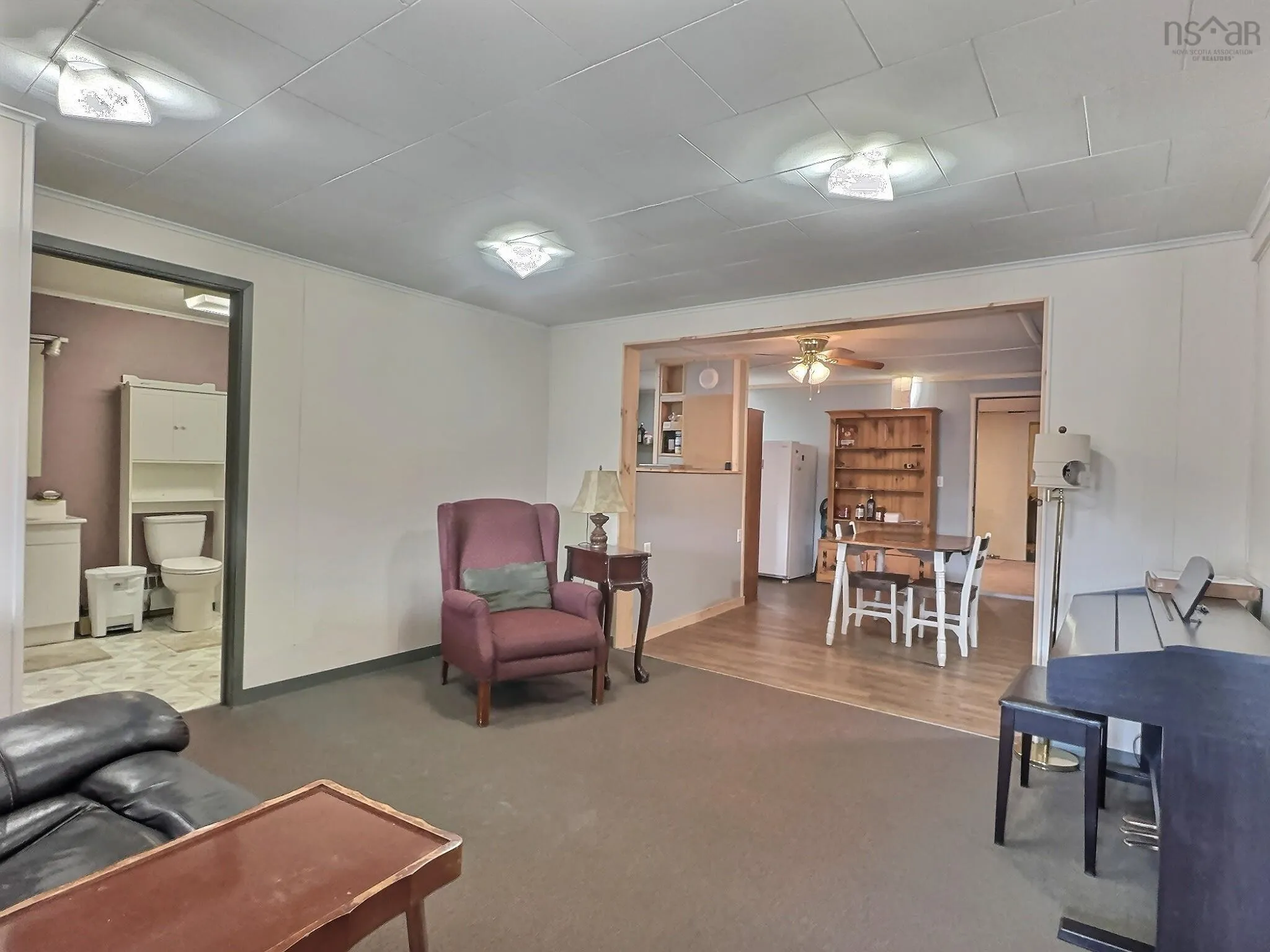 113 Victoria Street E, Amherst, NS B4H 1X9, ,Commercial Sale,For Sale,Victoria,202521436