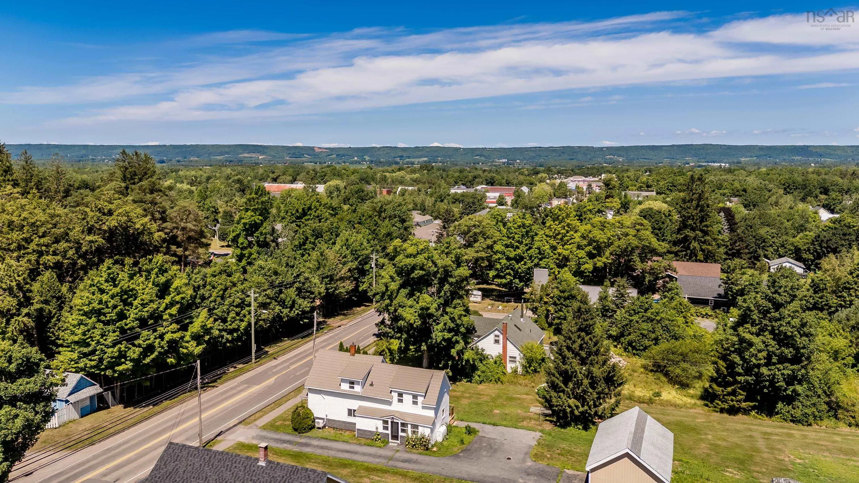 126 Commercial Street, Berwick, NS B0P 1E0, 3 Bedrooms Bedrooms, ,2 BathroomsBathrooms,Residential,For Sale,Commercial,202518988