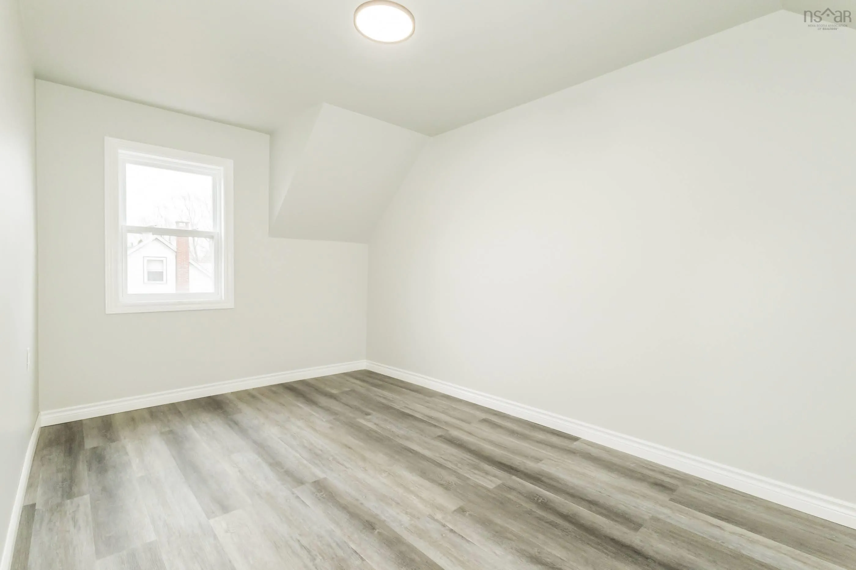 126 Commercial Street, Berwick, NS B0P 1E0, 3 Bedrooms Bedrooms, ,2 BathroomsBathrooms,Residential,For Sale,Commercial,202518988