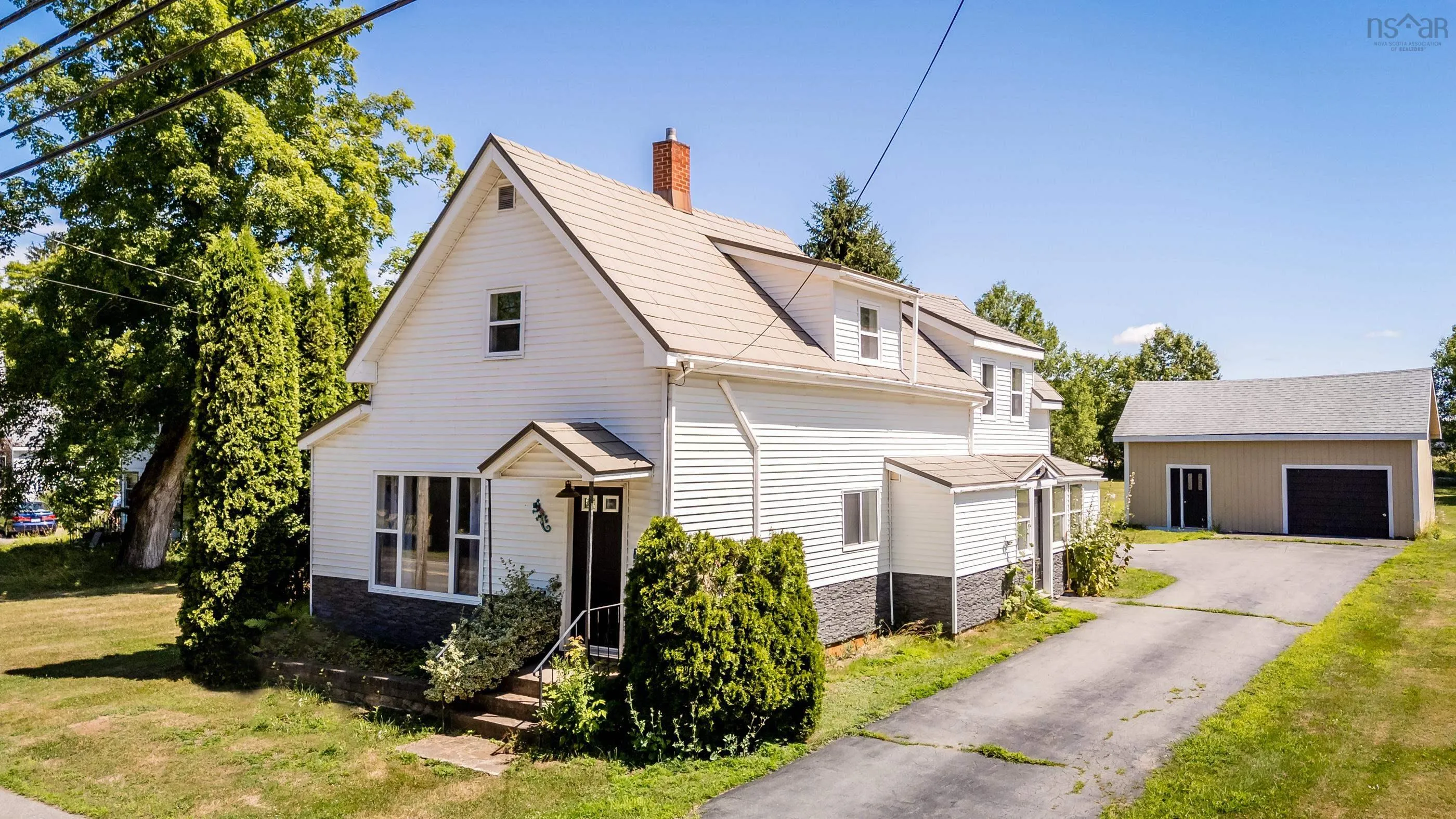 126 Commercial Street, Berwick, NS B0P 1E0, 3 Bedrooms Bedrooms, ,2 BathroomsBathrooms,Residential,For Sale,Commercial,202518988