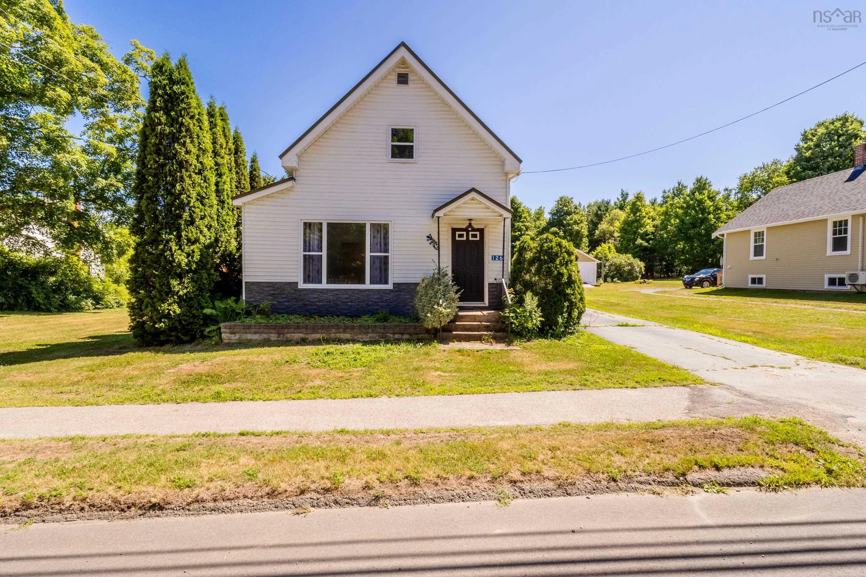 126 Commercial Street, Berwick, NS B0P 1E0, 3 Bedrooms Bedrooms, ,2 BathroomsBathrooms,Residential,For Sale,Commercial,202518988