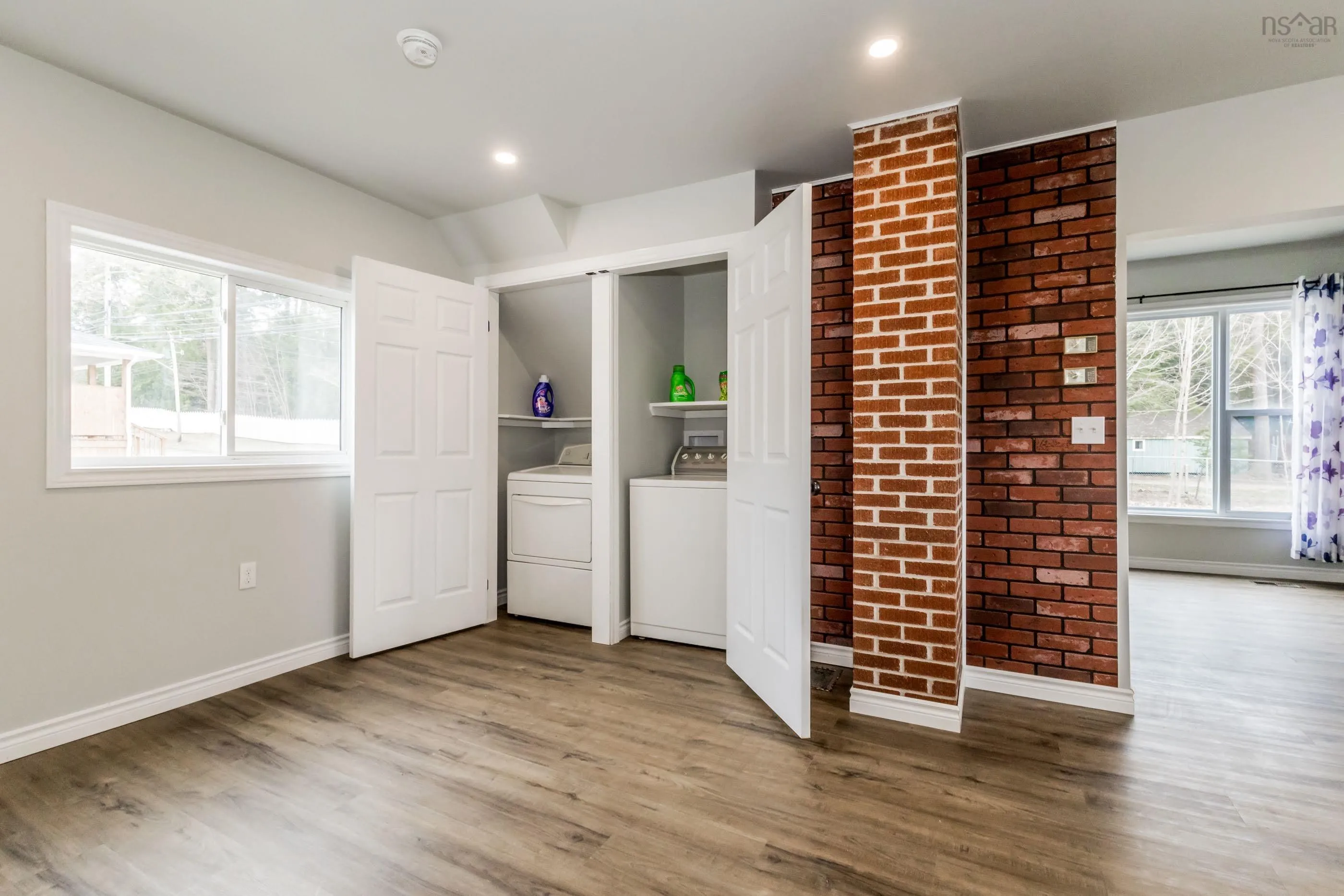 126 Commercial Street, Berwick, NS B0P 1E0, 3 Bedrooms Bedrooms, ,2 BathroomsBathrooms,Residential,For Sale,Commercial,202518988
