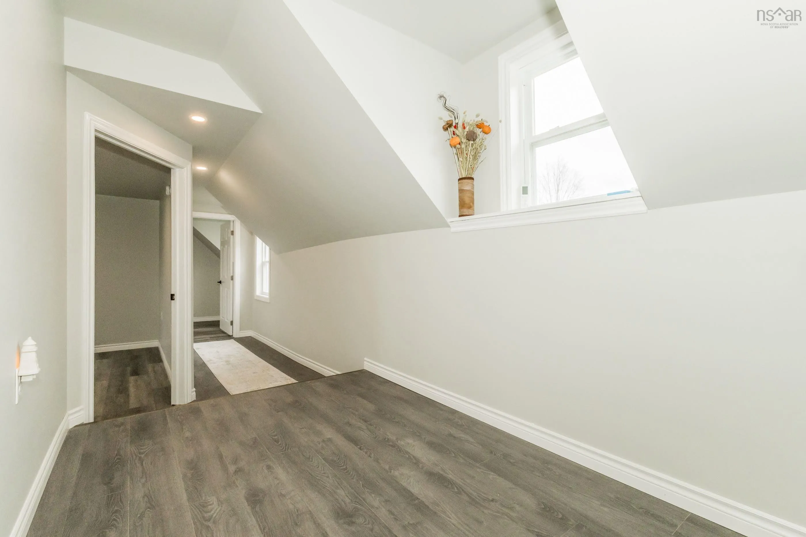 126 Commercial Street, Berwick, NS B0P 1E0, 3 Bedrooms Bedrooms, ,2 BathroomsBathrooms,Residential,For Sale,Commercial,202518988