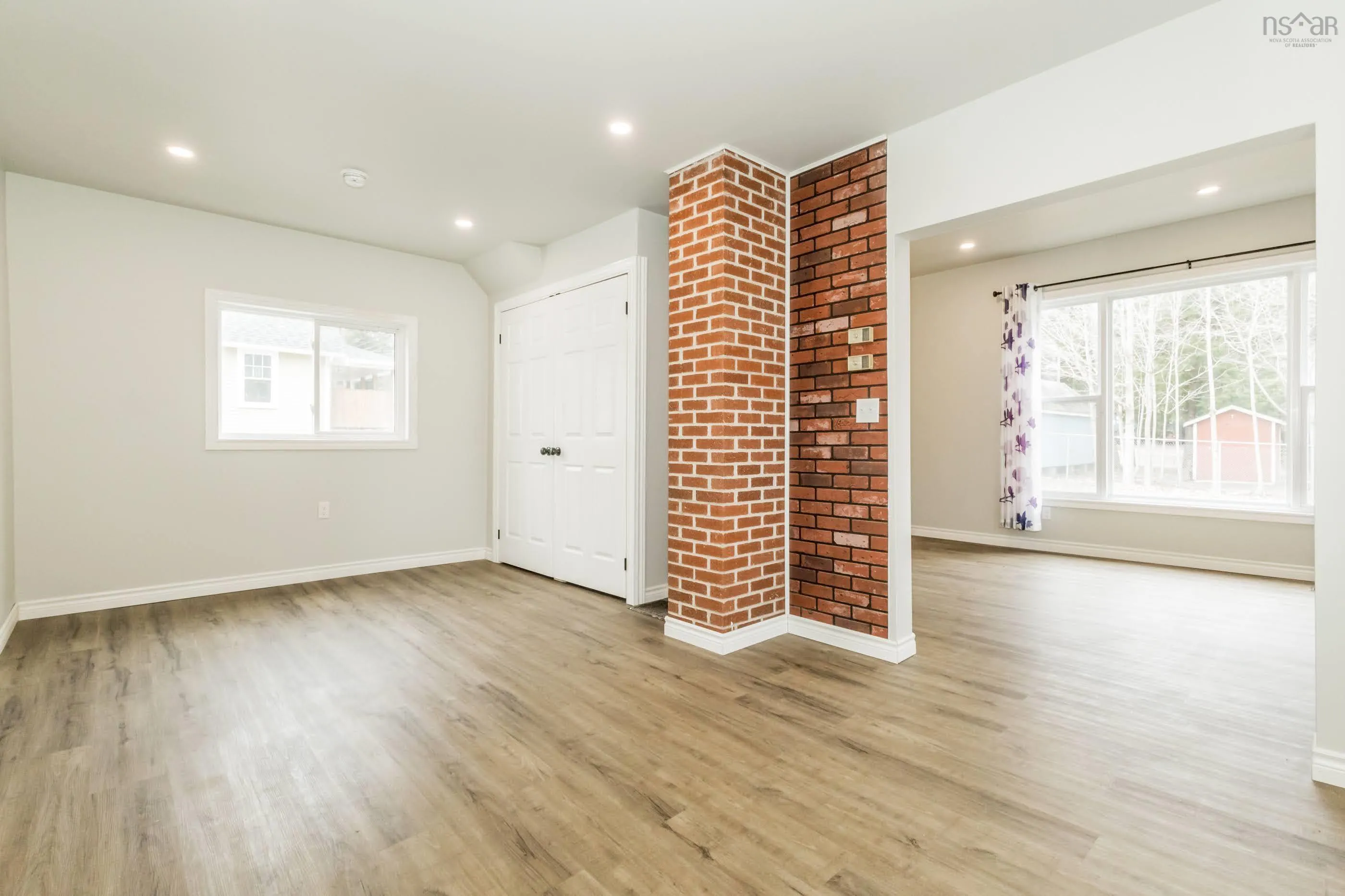 126 Commercial Street, Berwick, NS B0P 1E0, 3 Bedrooms Bedrooms, ,2 BathroomsBathrooms,Residential,For Sale,Commercial,202518988