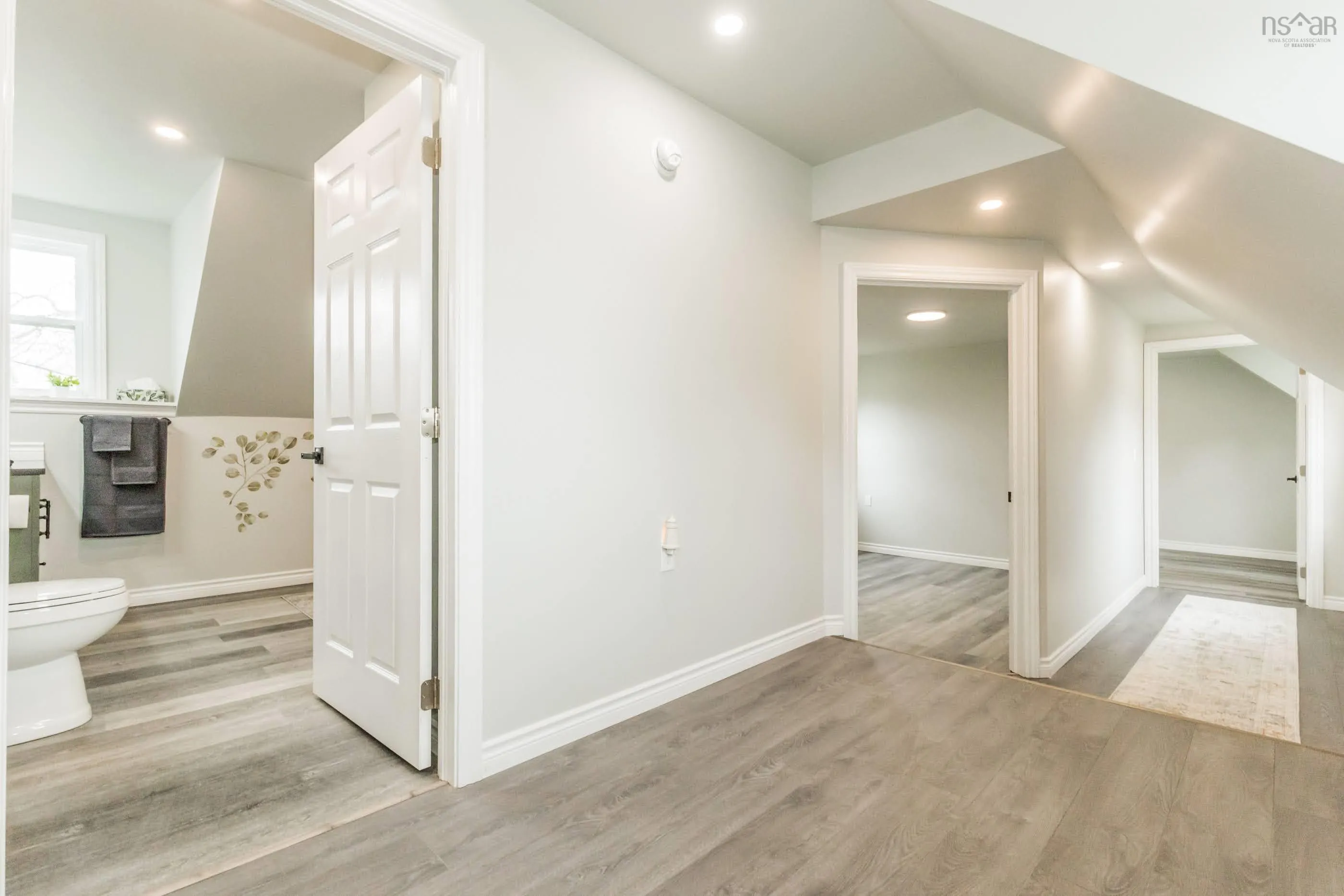 126 Commercial Street, Berwick, NS B0P 1E0, 3 Bedrooms Bedrooms, ,2 BathroomsBathrooms,Residential,For Sale,Commercial,202518988