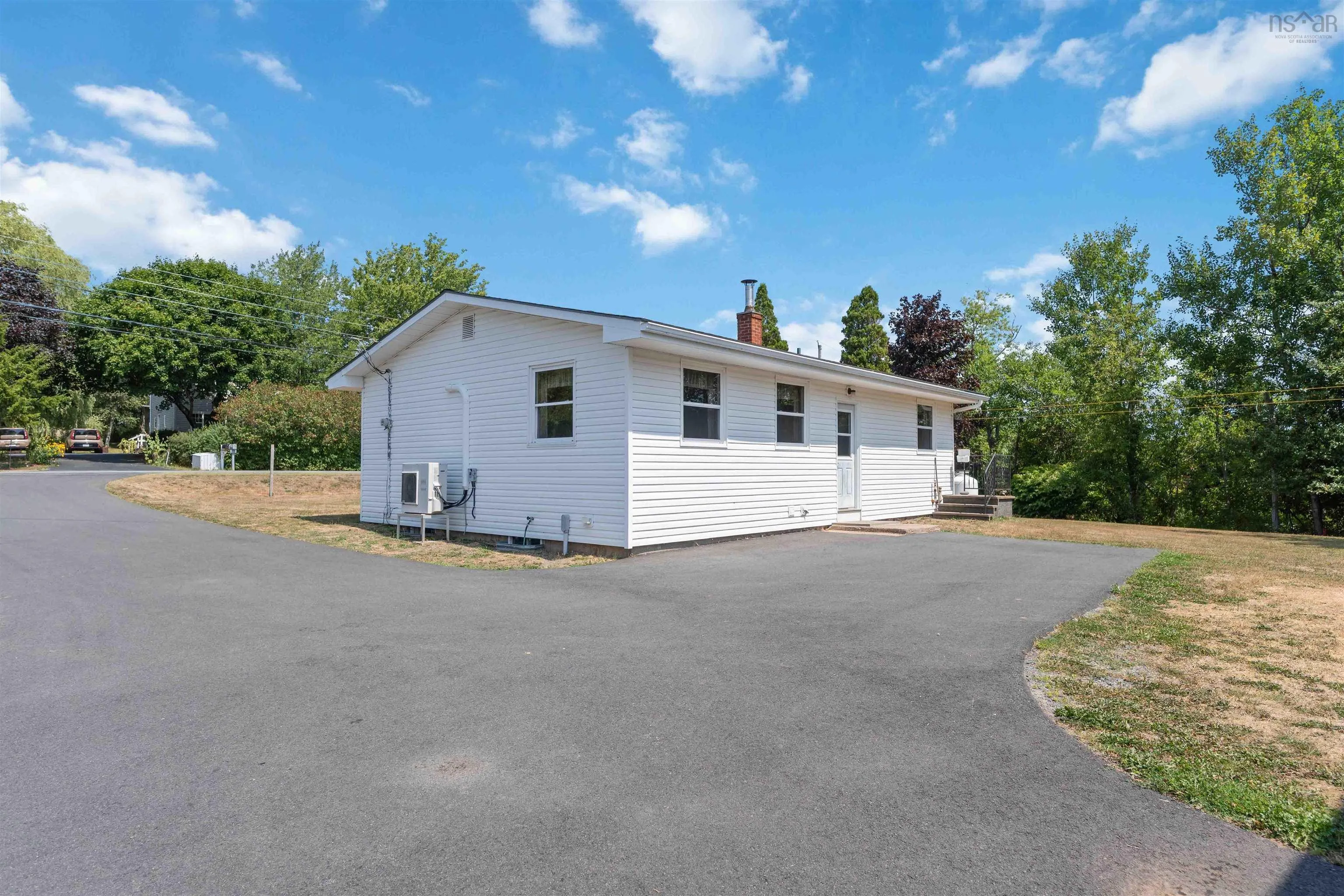 142 Old Halifax Road W, Three Mile Plains, NS B0N 2T0, 3 Bedrooms Bedrooms, ,1 BathroomBathrooms,Residential,For Sale,Old Halifax,202520546