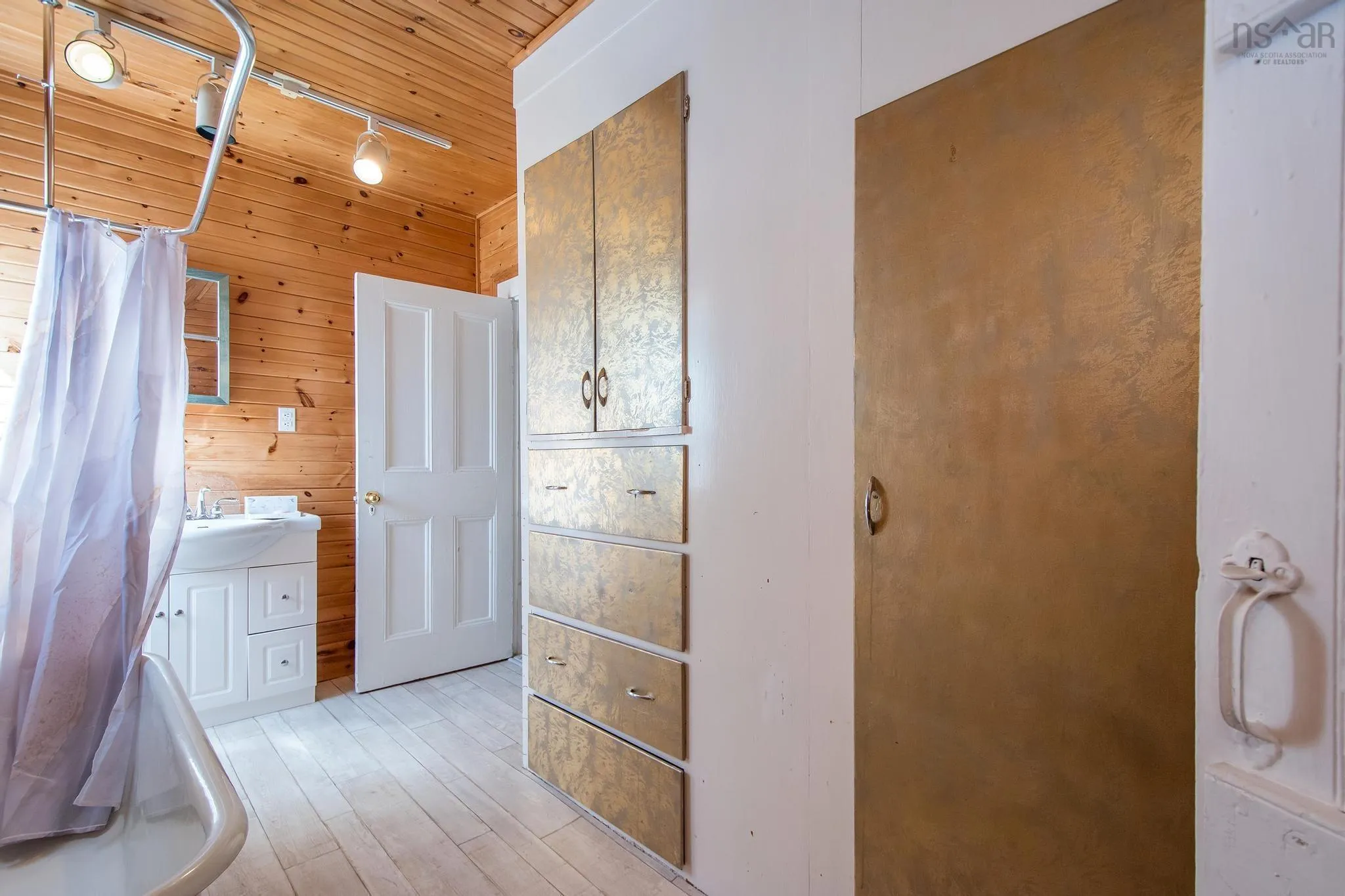 1726 201 Highway, Round Hill, NS B0S 1A0, 5 Bedrooms Bedrooms, ,3 BathroomsBathrooms,Residential,For Sale,201,202518705