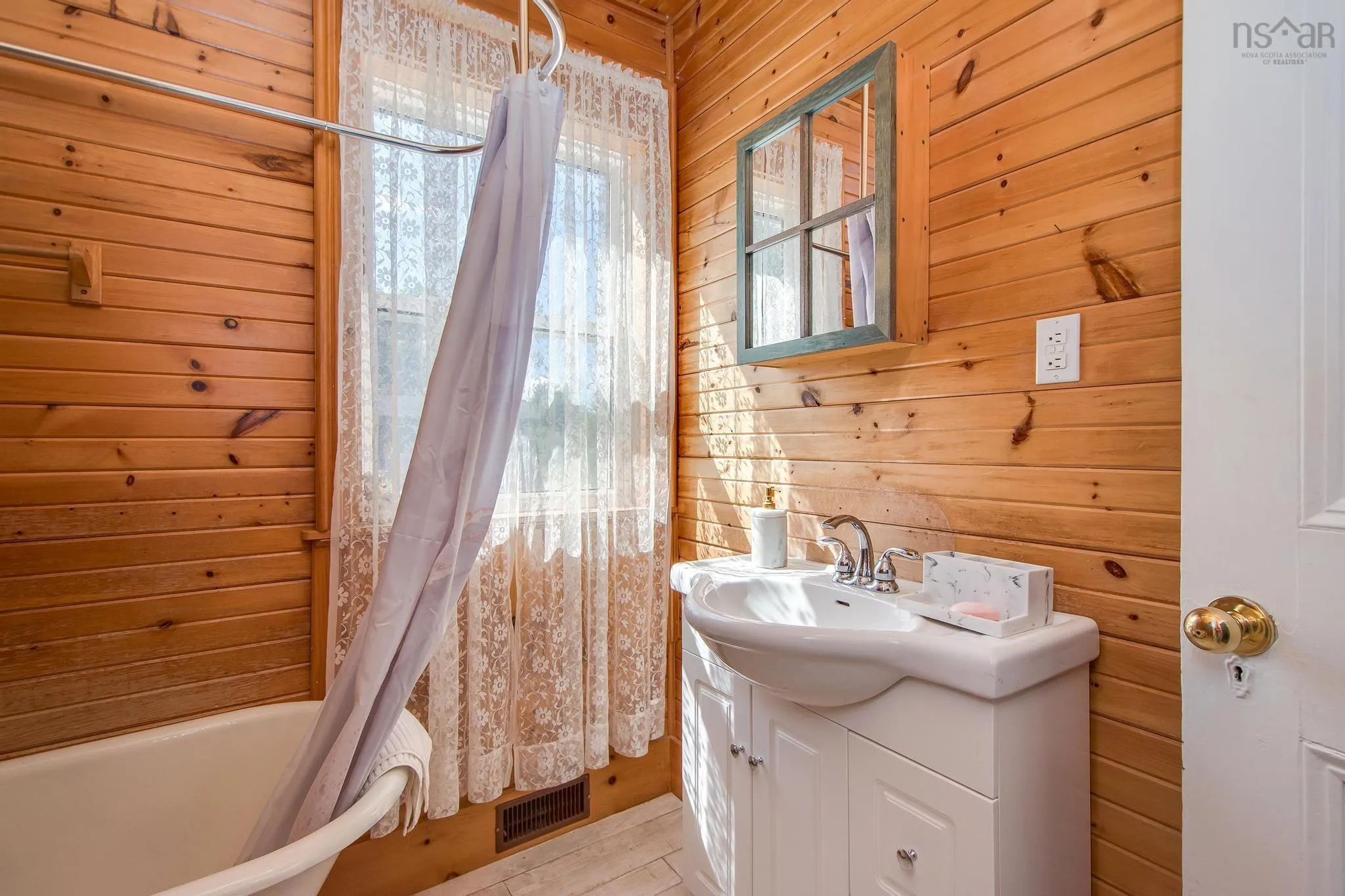 1726 201 Highway, Round Hill, NS B0S 1A0, 5 Bedrooms Bedrooms, ,3 BathroomsBathrooms,Residential,For Sale,201,202518705