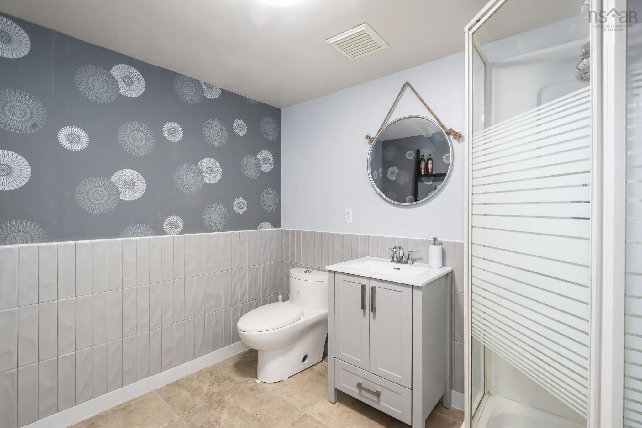 565 Lakeview Avenue, Middle Sackville, NS B4E 3B8, 4 Bedrooms Bedrooms, ,2 BathroomsBathrooms,Residential,For Sale,Lakeview,202523070