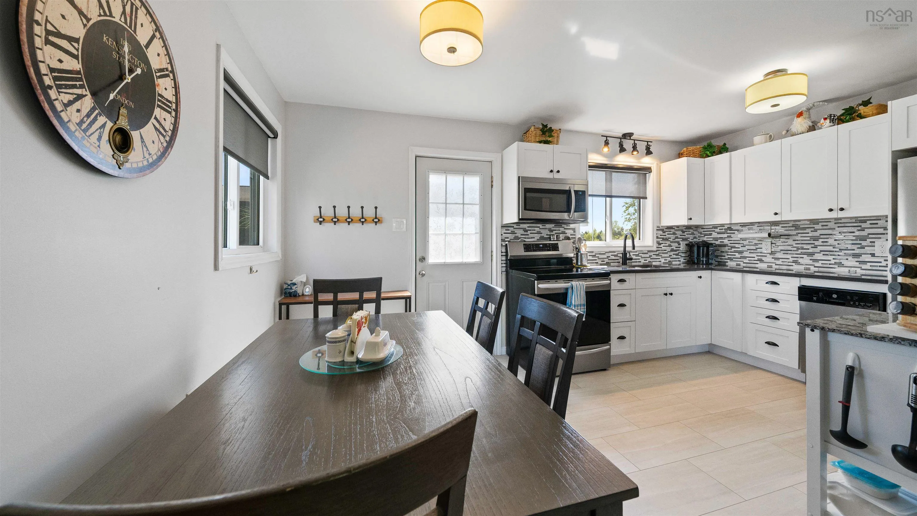 5 Green Lane, Falmouth, NS B0P 1L0, 4 Bedrooms Bedrooms, ,2 BathroomsBathrooms,Residential,For Sale,Green,202522708