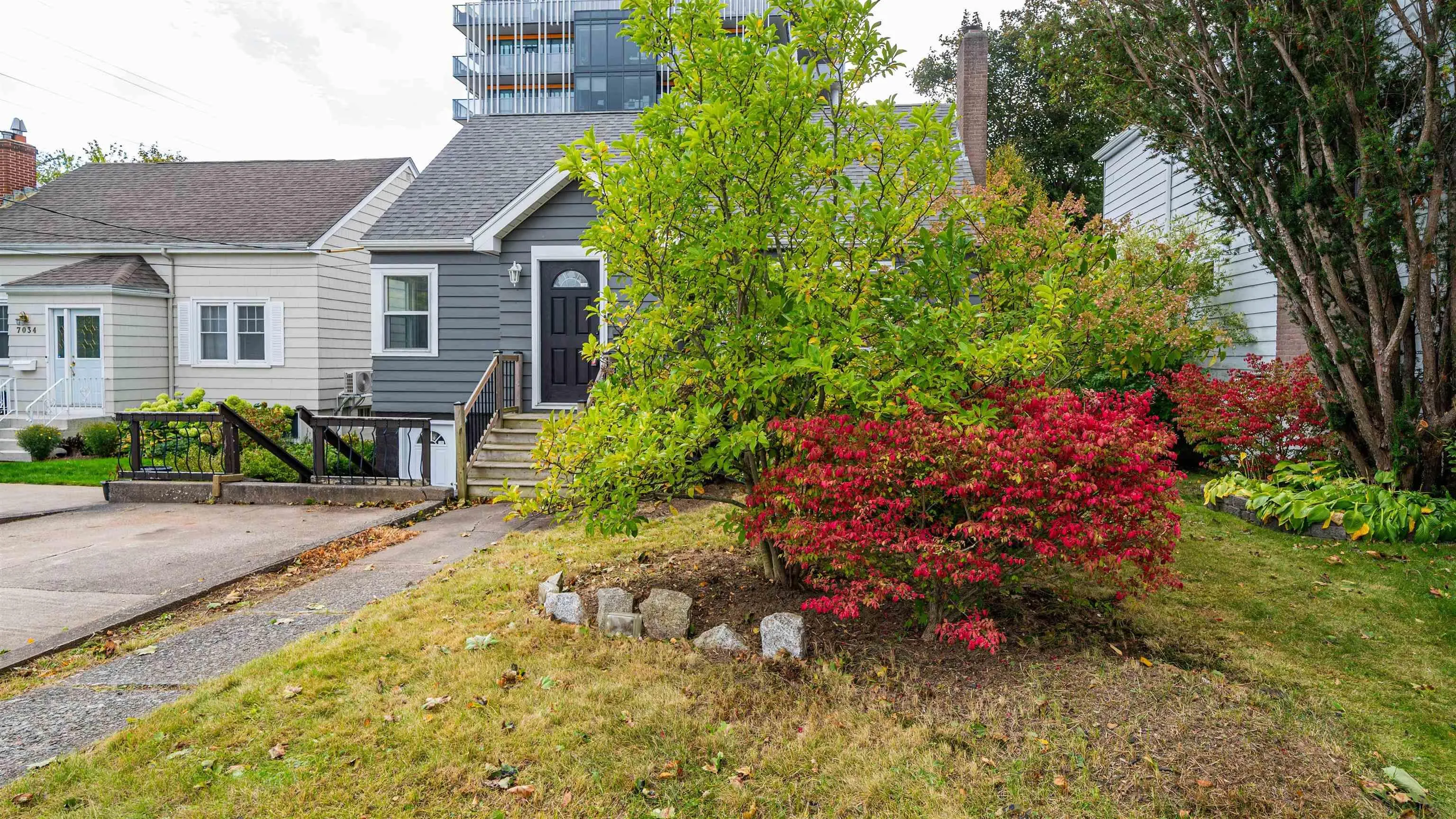 7038 Pearson Drive, Halifax, NS B3L 2K8, 3 Bedrooms Bedrooms, ,3 BathroomsBathrooms,Residential,For Sale,Pearson,202525567