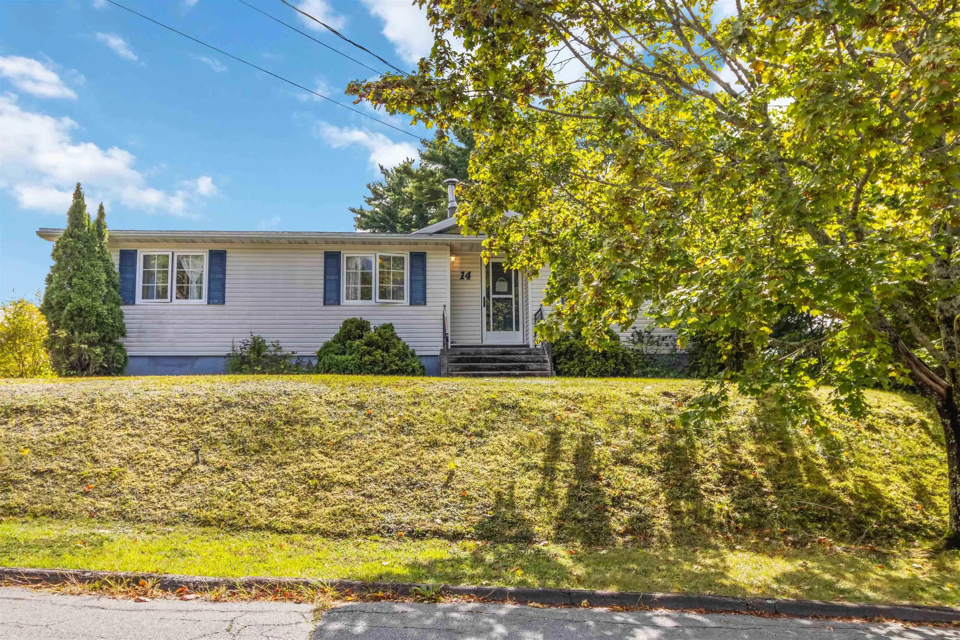14 Bennett Avenue, Bridgewater, NS B4V 3A9, 3 Bedrooms Bedrooms, ,1 BathroomBathrooms,Residential,For Sale,Bennett,202523245