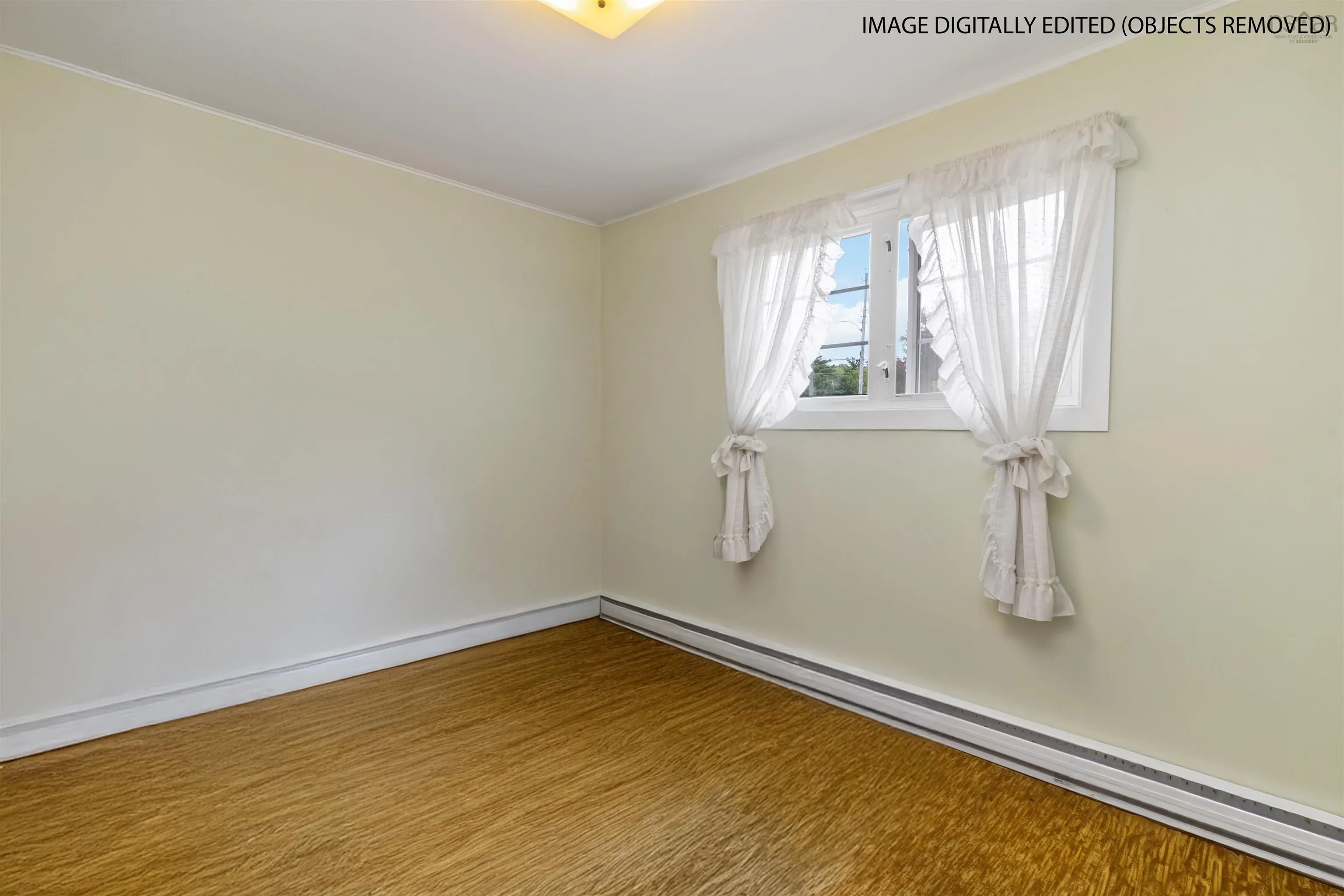 14 Bennett Avenue, Bridgewater, NS B4V 3A9, 3 Bedrooms Bedrooms, ,1 BathroomBathrooms,Residential,For Sale,Bennett,202523245