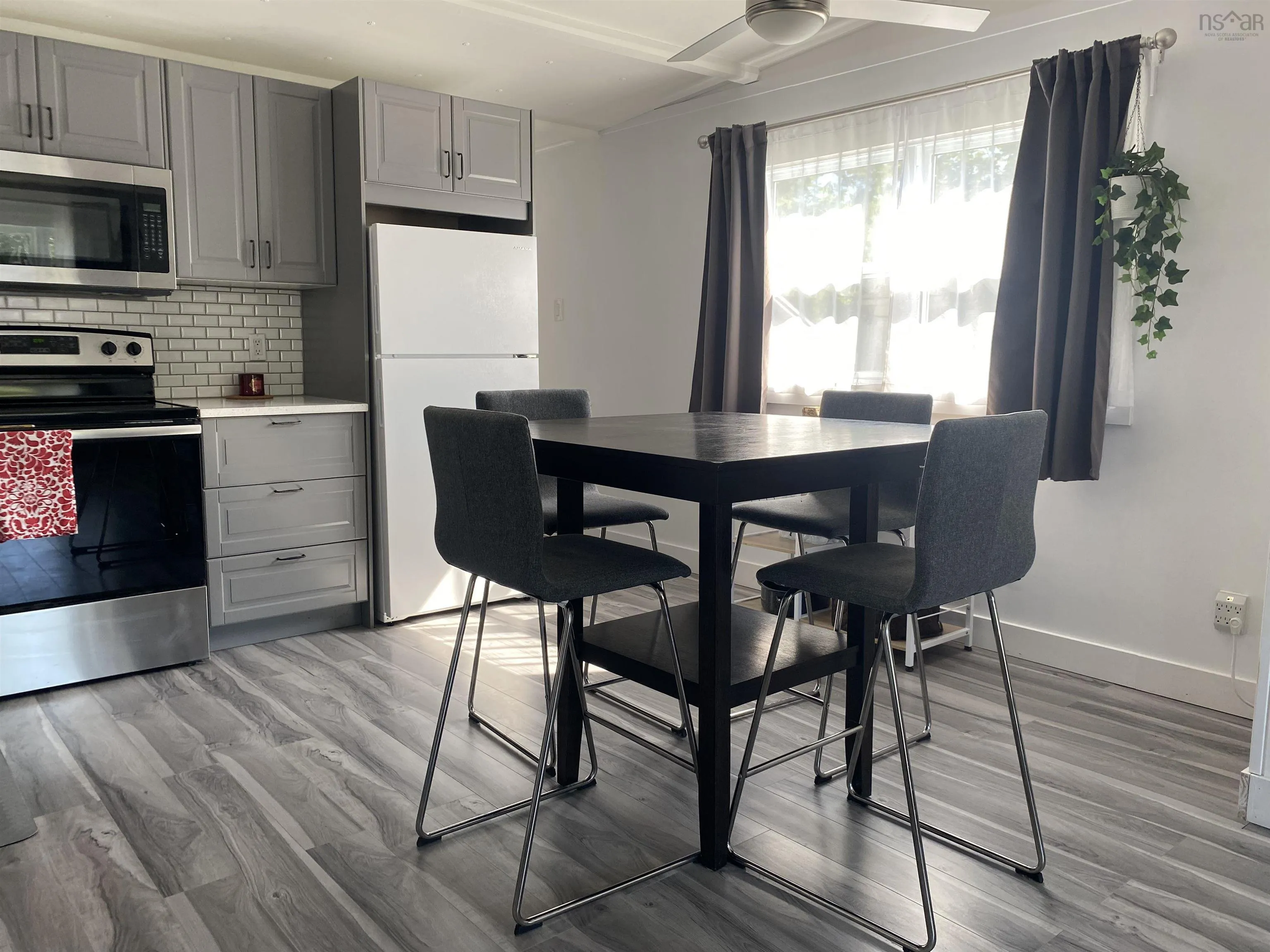 242 Circle Drive, Lake Echo, NS B3E 1C2, 3 Bedrooms Bedrooms, ,1 BathroomBathrooms,Residential,For Sale,Circle,202521858