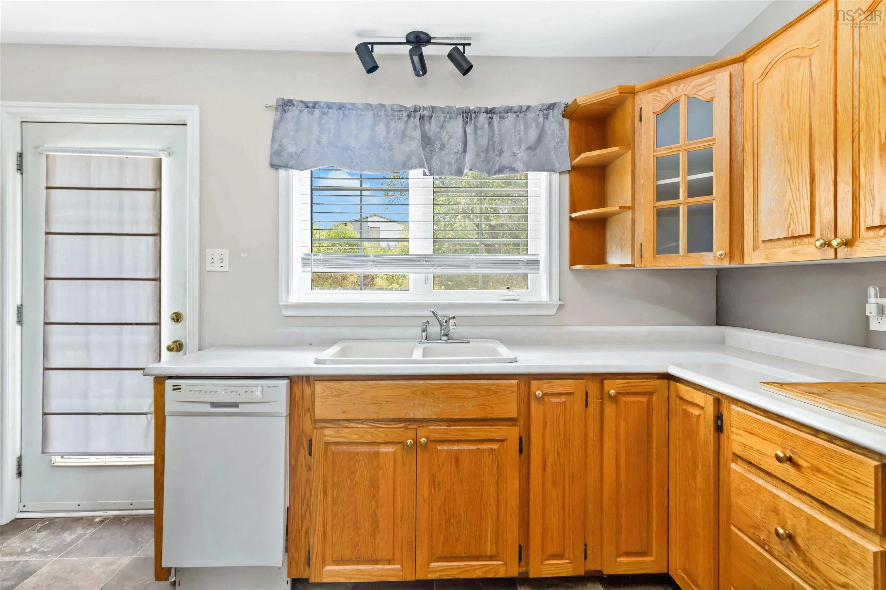 13 First Avenue, Upper Sackville, NS B4E 3B5, 3 Bedrooms Bedrooms, ,2 BathroomsBathrooms,Residential,For Sale,First,202521509