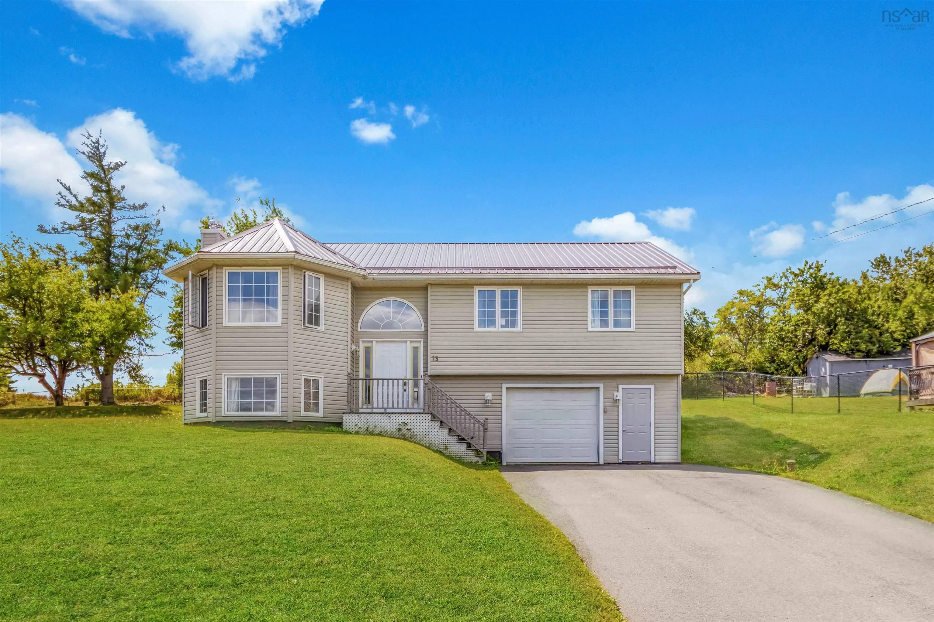 13 First Avenue, Upper Sackville, NS B4E 3B5, 3 Bedrooms Bedrooms, ,2 BathroomsBathrooms,Residential,For Sale,First,202521509