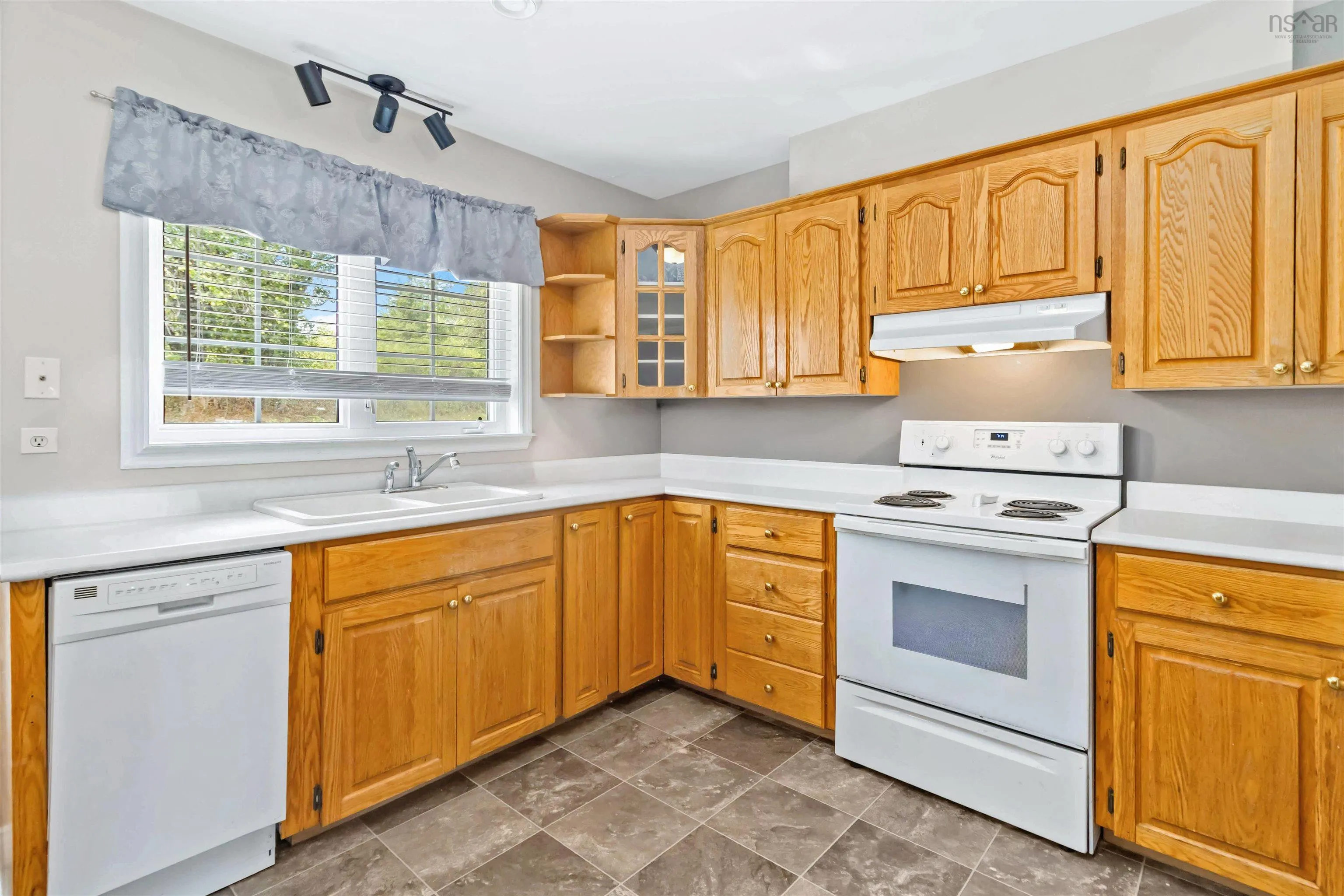 13 First Avenue, Upper Sackville, NS B4E 3B5, 3 Bedrooms Bedrooms, ,2 BathroomsBathrooms,Residential,For Sale,First,202521509