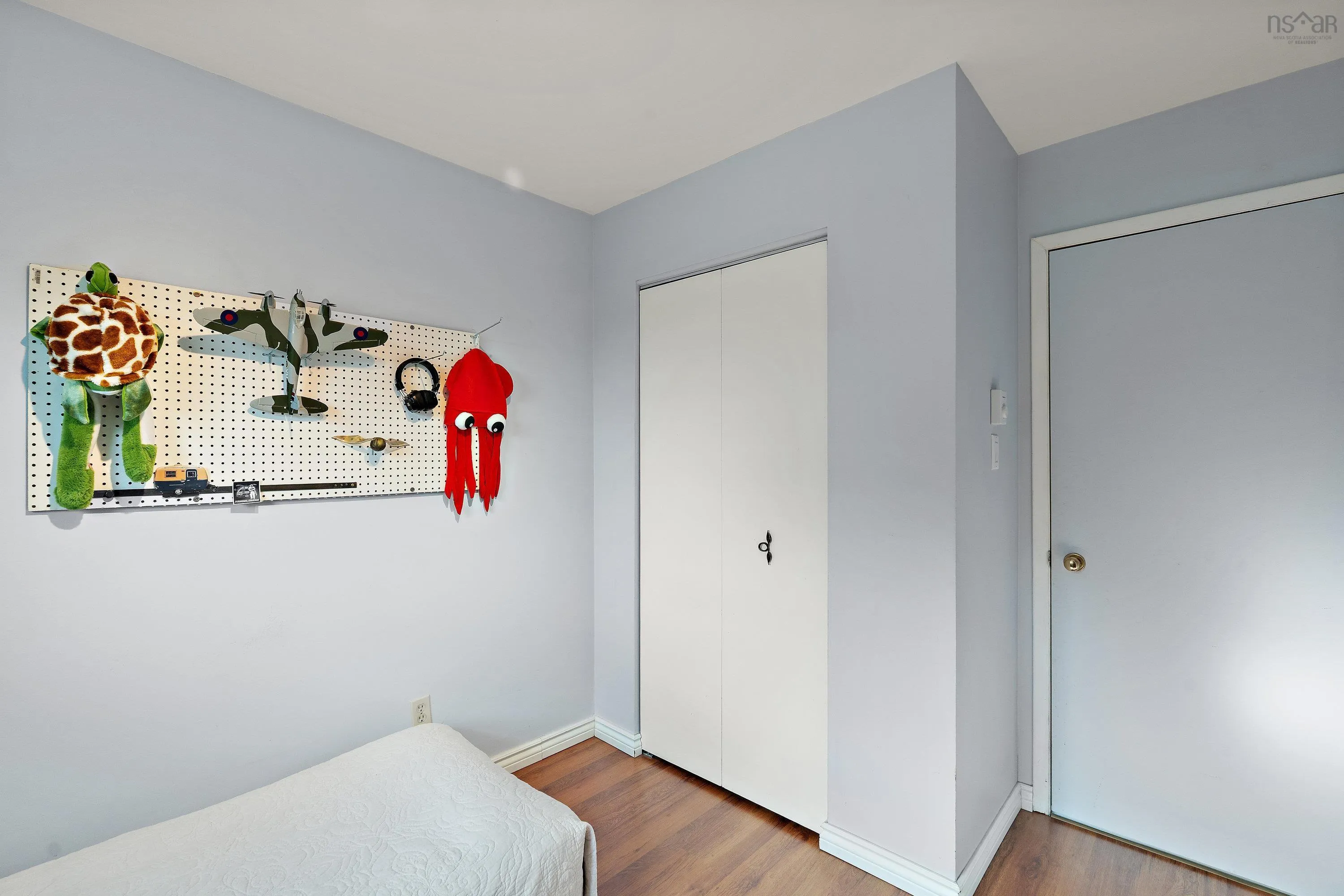 18 Bryden Avenue, Halifax, NS B3P 1H2, 3 Bedrooms Bedrooms, ,2 BathroomsBathrooms,Residential,For Sale,Bryden,202524112