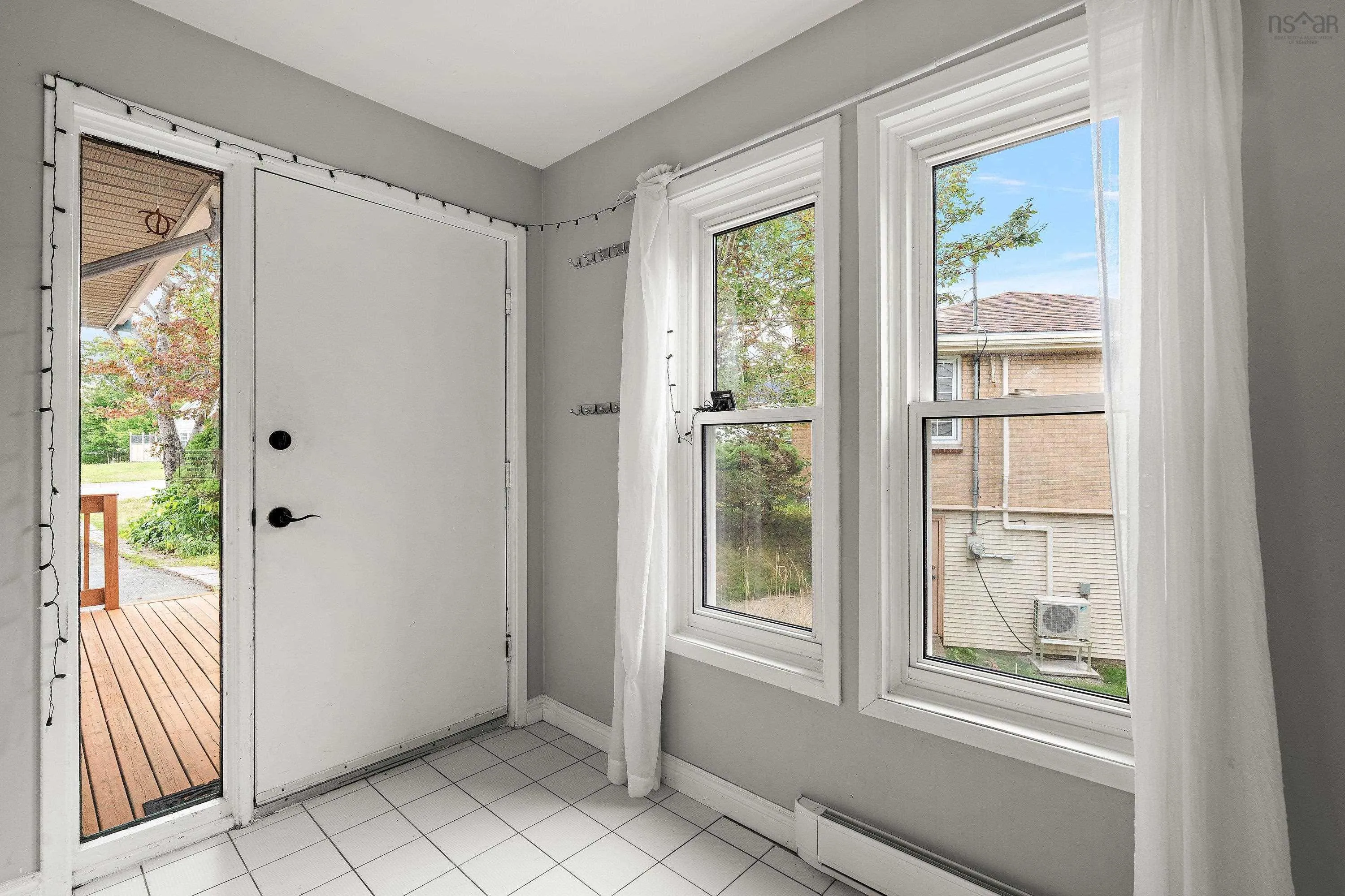 18 Bryden Avenue, Halifax, NS B3P 1H2, 3 Bedrooms Bedrooms, ,2 BathroomsBathrooms,Residential,For Sale,Bryden,202524112