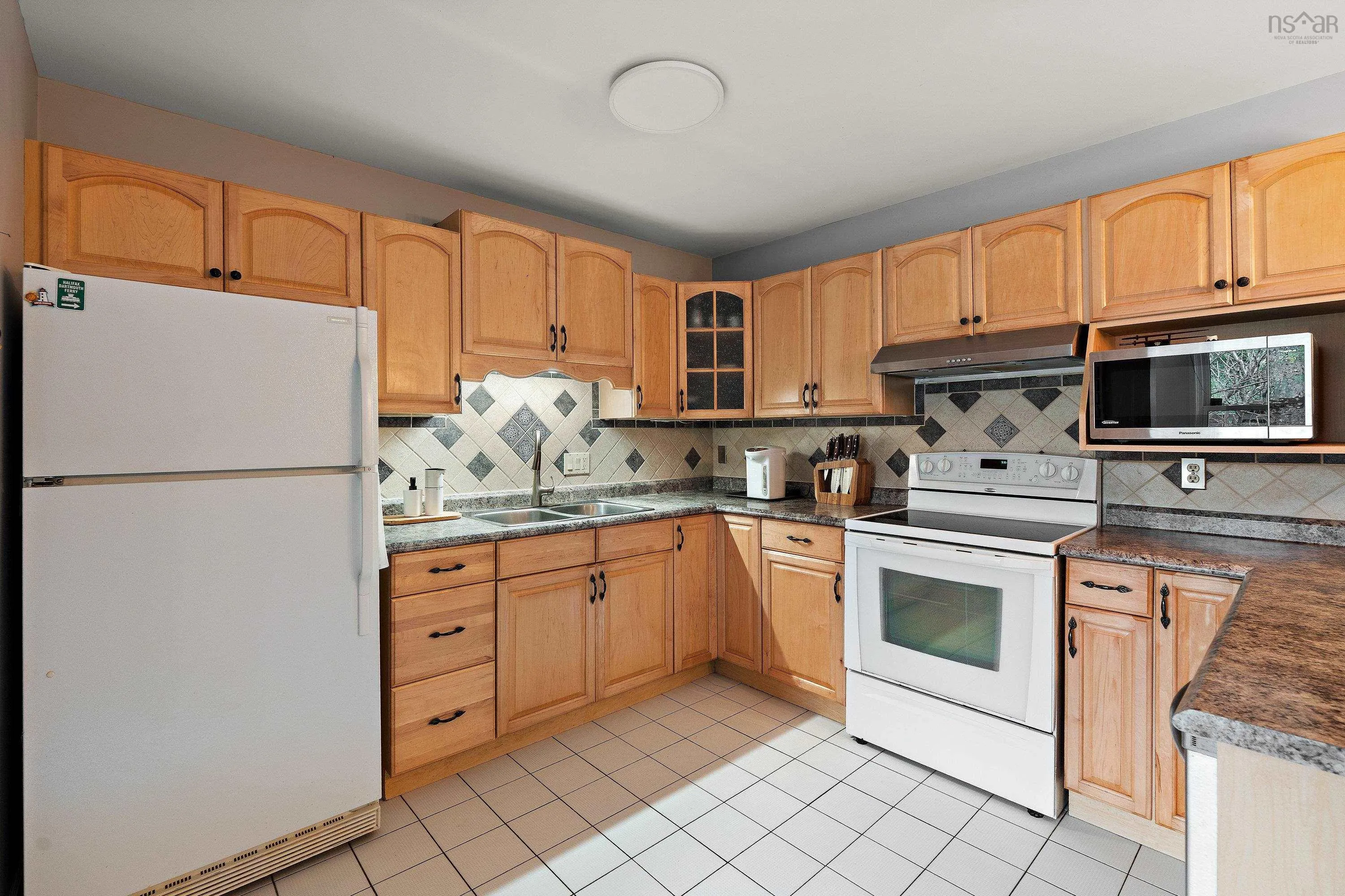 18 Bryden Avenue, Halifax, NS B3P 1H2, 3 Bedrooms Bedrooms, ,2 BathroomsBathrooms,Residential,For Sale,Bryden,202524112