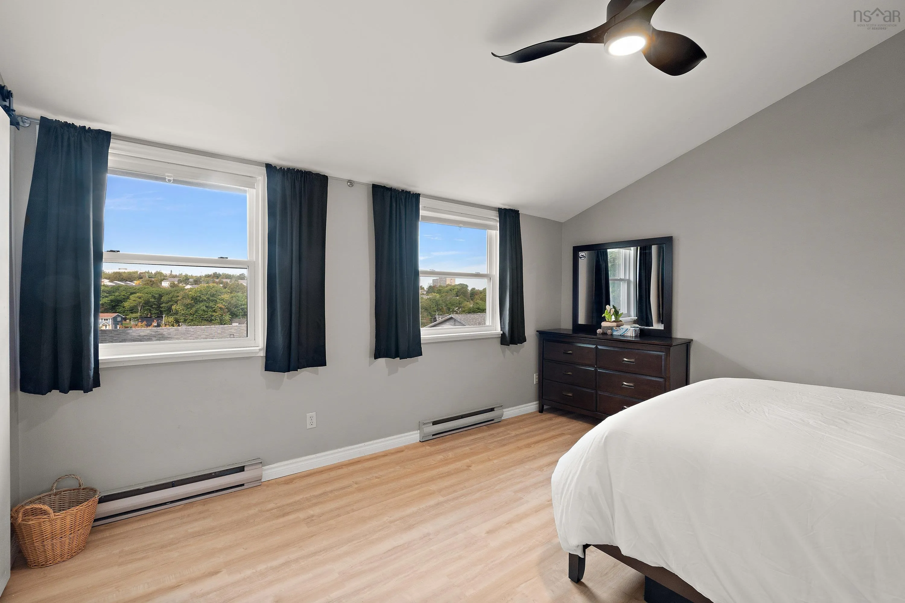 18 Bryden Avenue, Halifax, NS B3P 1H2, 3 Bedrooms Bedrooms, ,2 BathroomsBathrooms,Residential,For Sale,Bryden,202524112