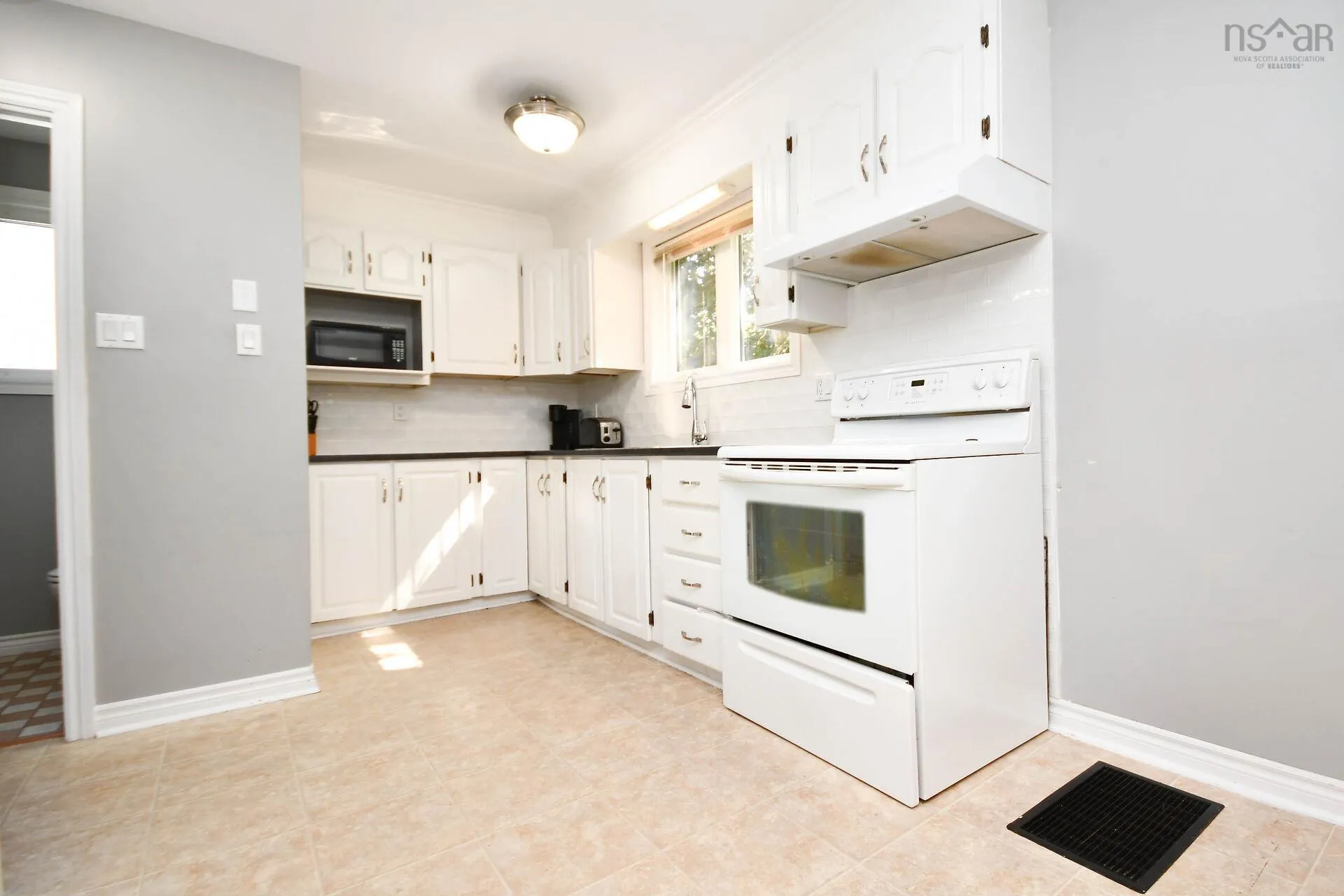 20 Londra Court, Dartmouth, NS B2W 5A5, 3 Bedrooms Bedrooms, ,3 BathroomsBathrooms,Residential,For Sale,Londra,202520887