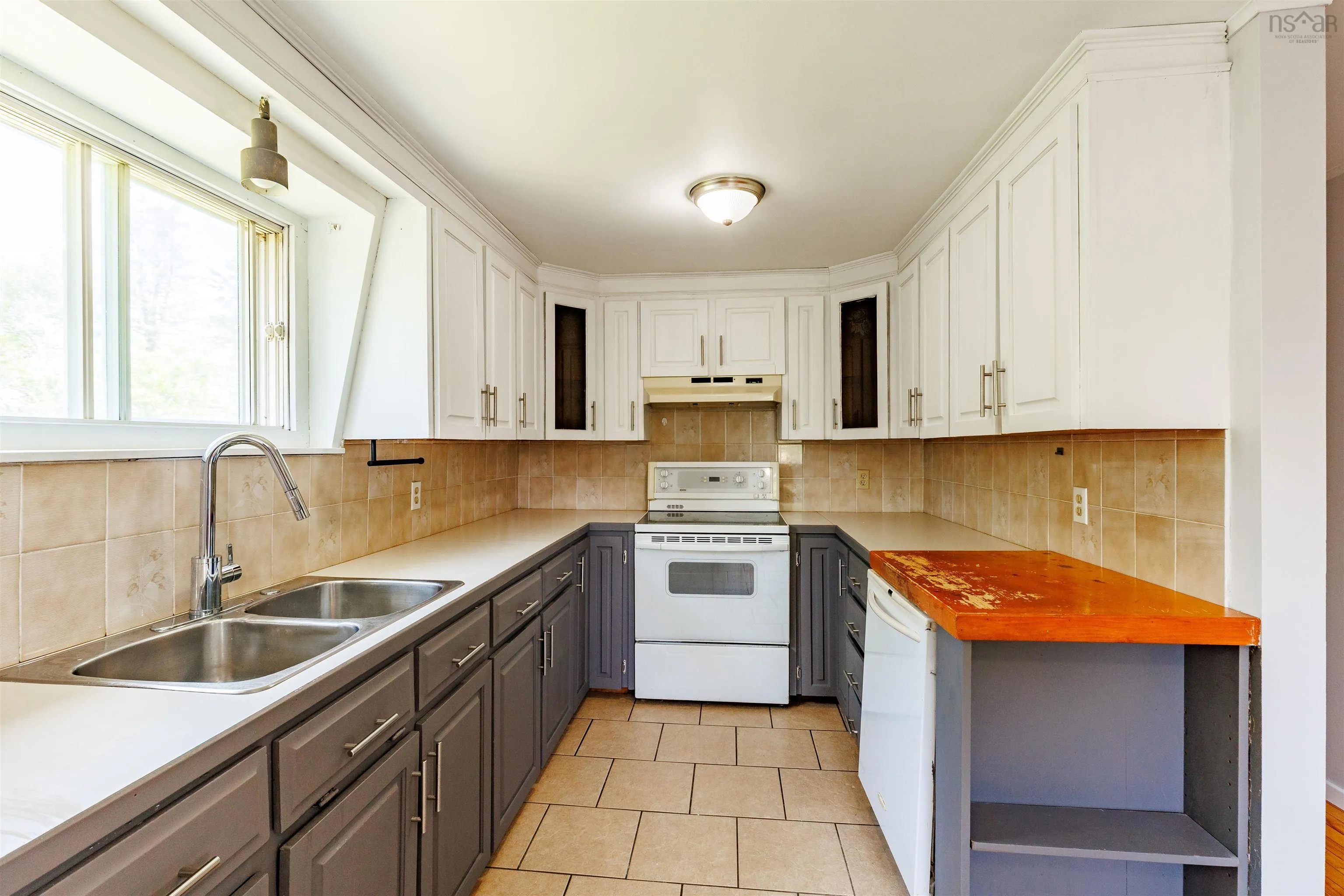 2113 Highway 334 Highway, Upper Wedgeport, NS B0W 1B0, 5 Bedrooms Bedrooms, ,2 BathroomsBathrooms,Residential,For Sale,Highway 334,202519683