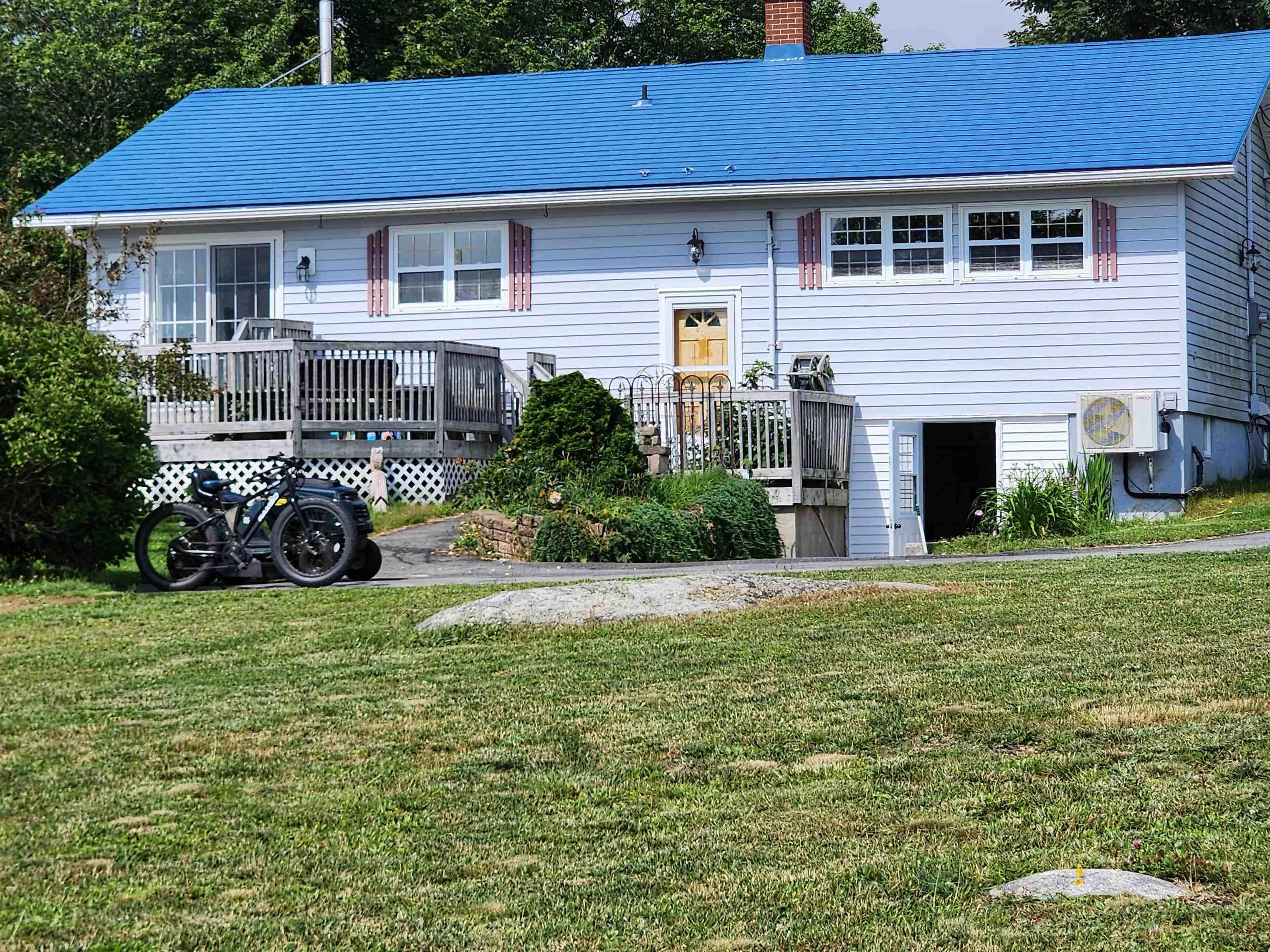 3379 Hwy 3 Barrington Passage, Barrington Passage, NS B0T 1W0, 8 Bedrooms Bedrooms, ,1 BathroomBathrooms,Residential,For Sale,Hwy 3 Barrington Passage,202517272