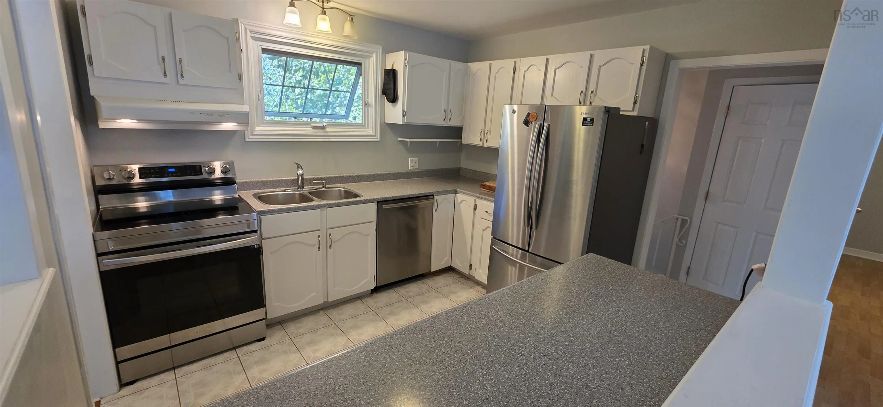 44 Marlwood Drive, Halifax, NS B3M 3H2, 3 Bedrooms Bedrooms, ,2 BathroomsBathrooms,Residential,For Sale,Marlwood,202521094