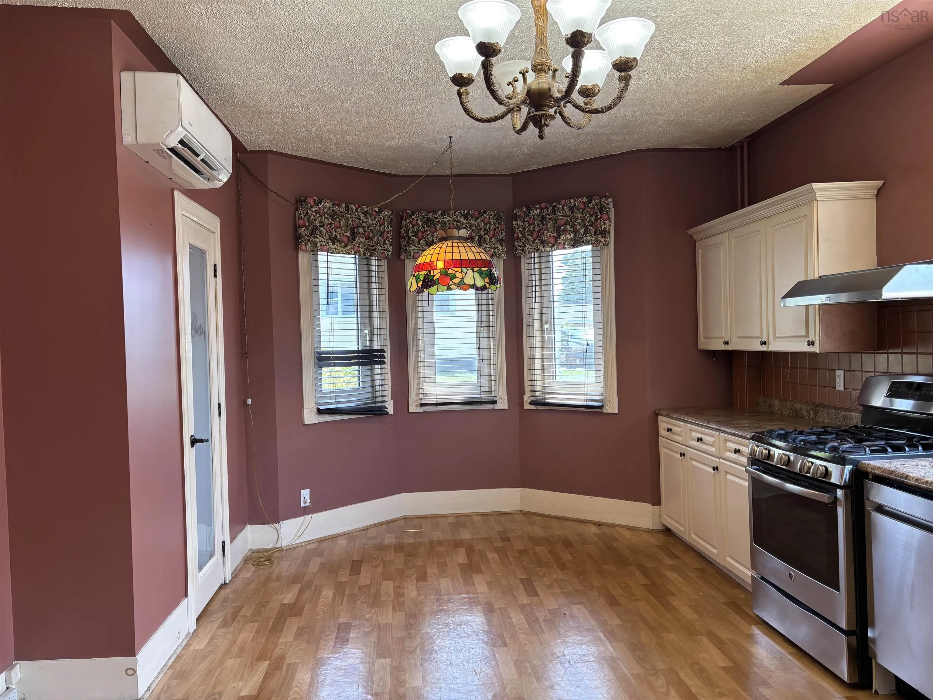 30 Fraser Avenue, Sydney Mines, NS B1V 2B7, 3 Bedrooms Bedrooms, ,2 BathroomsBathrooms,Residential,For Sale,Fraser Avenue,202512739