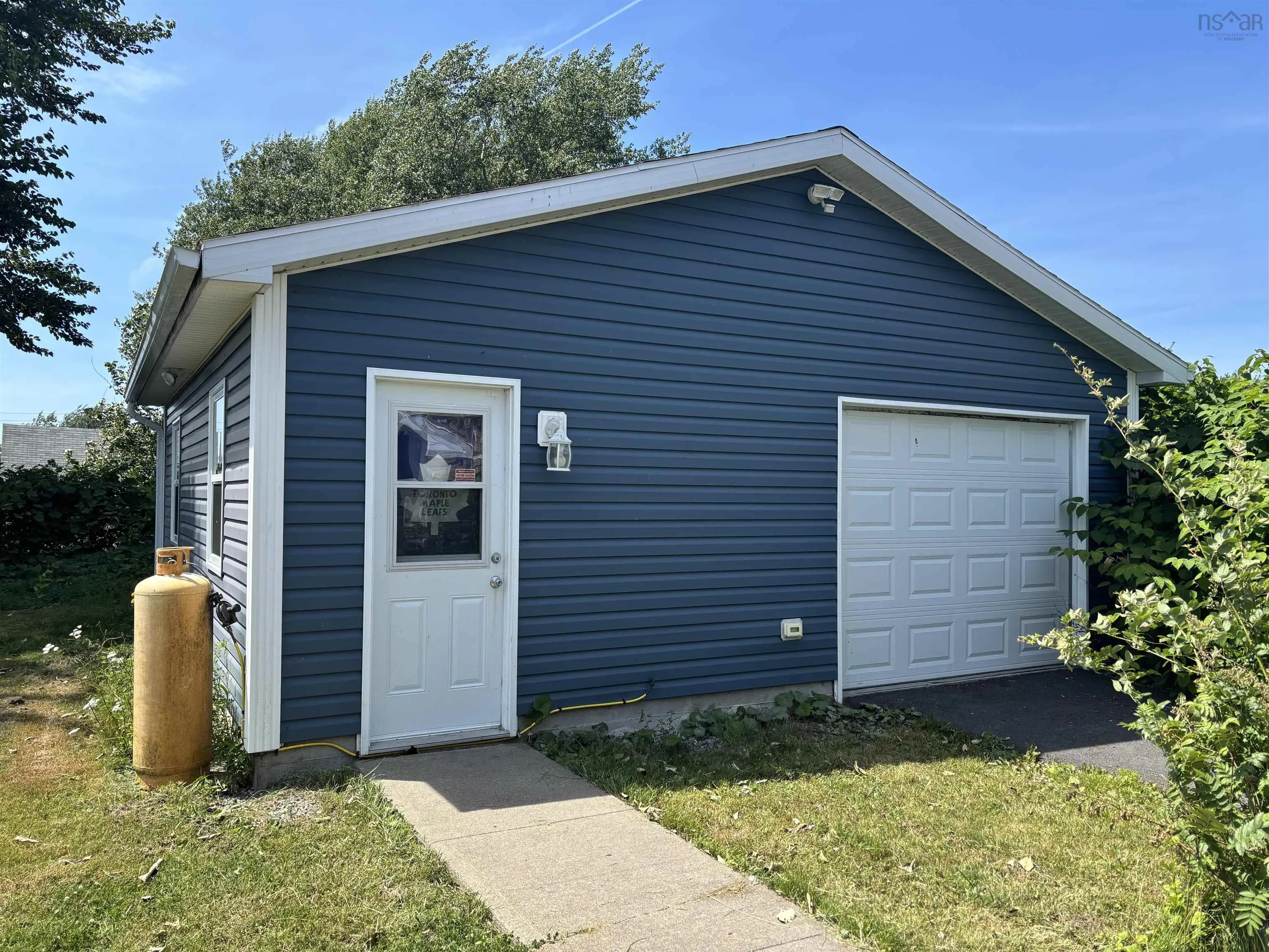 30 Fraser Avenue, Sydney Mines, NS B1V 2B7, 3 Bedrooms Bedrooms, ,2 BathroomsBathrooms,Residential,For Sale,Fraser Avenue,202512739