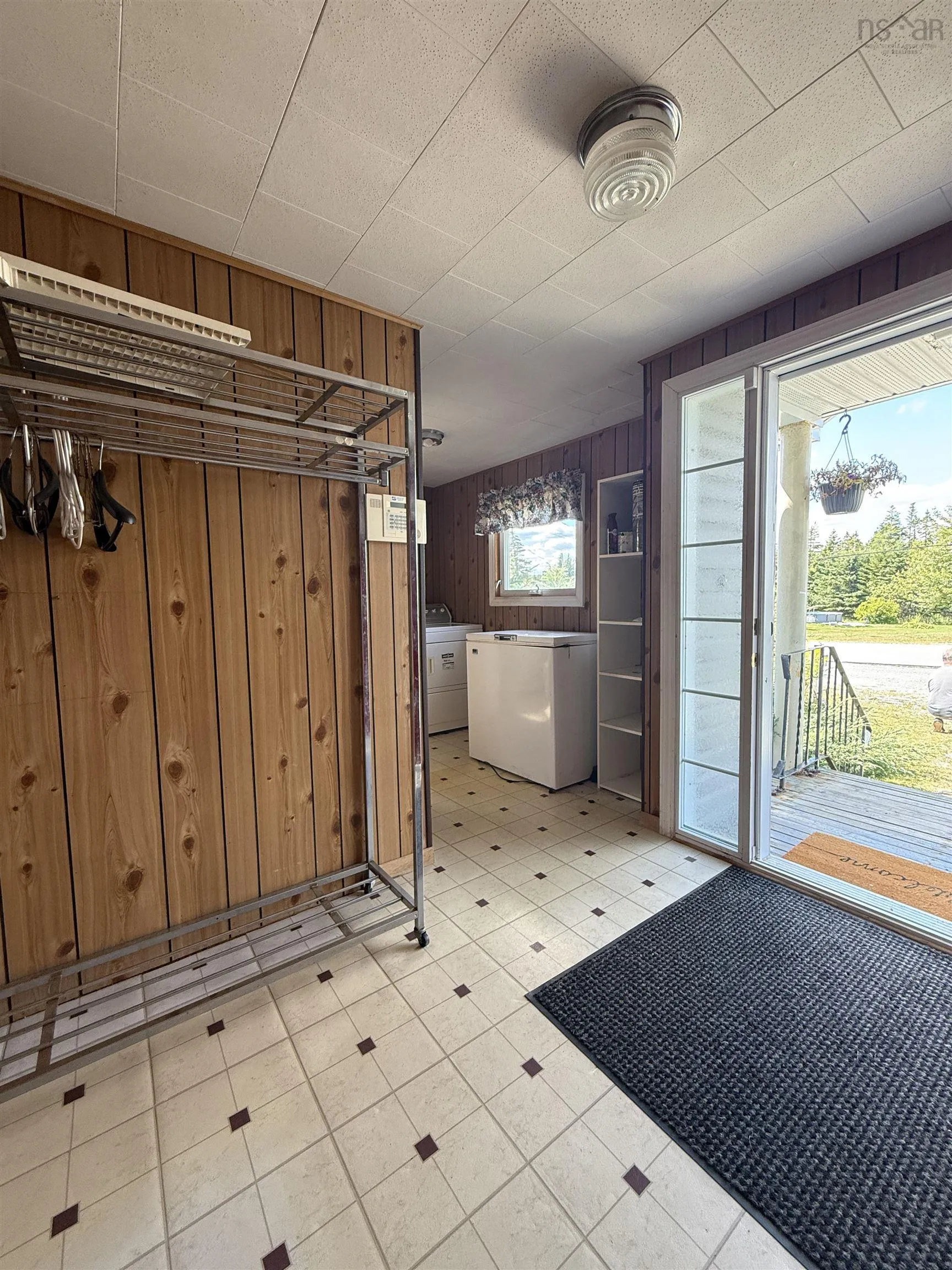 16986 Highway 7, Pleasant Harbour, NS B0J 3H0, 4 Bedrooms Bedrooms, ,2 BathroomsBathrooms,Residential,For Sale,Highway 7,202521419