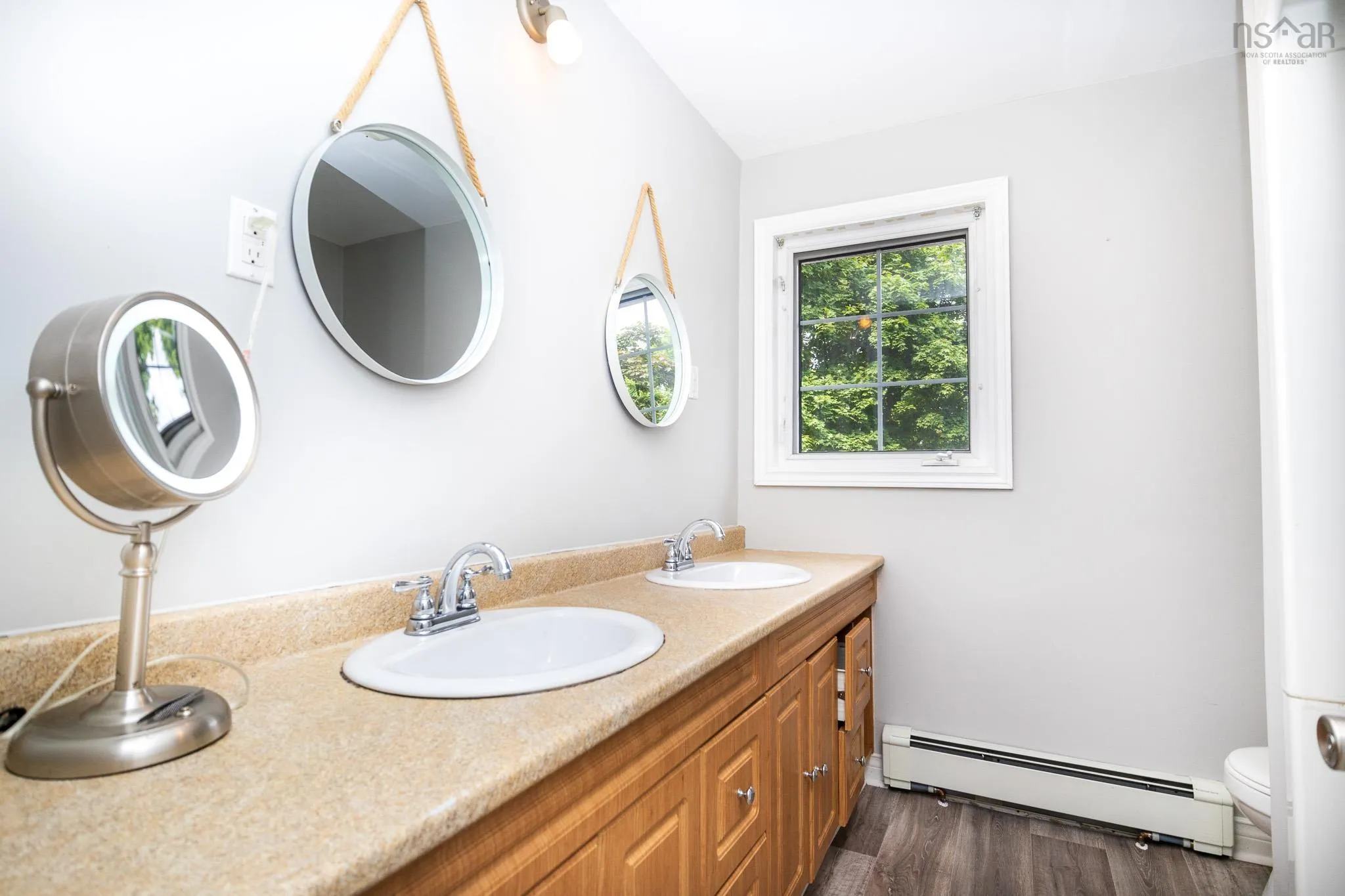 79 Whitney Avenue, Sydney Ns B1p 4z8, 7 Bedrooms Bedrooms, ,3 BathroomsBathrooms,Residential,For Sale,Whitney Avenue,202510526